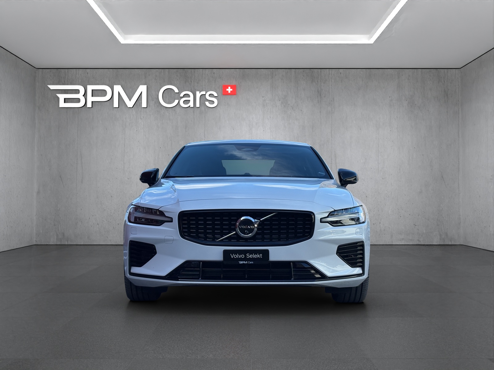 VOLVO S60 2.0 T8 TE Ultimate Dark eAWD-image-1