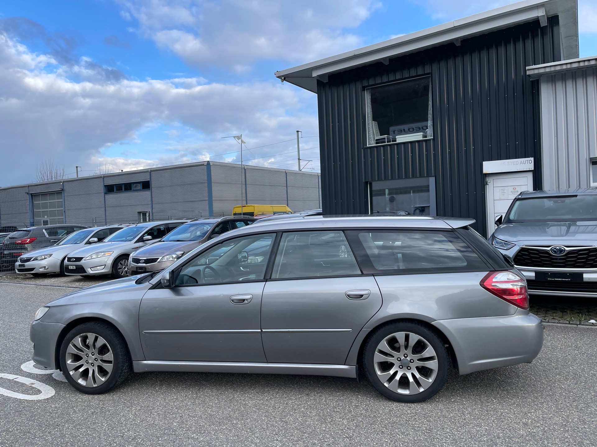 SUBARU Legacy 2.0R AWD ** Automatic ** Frisch Ab MFK**-image-7