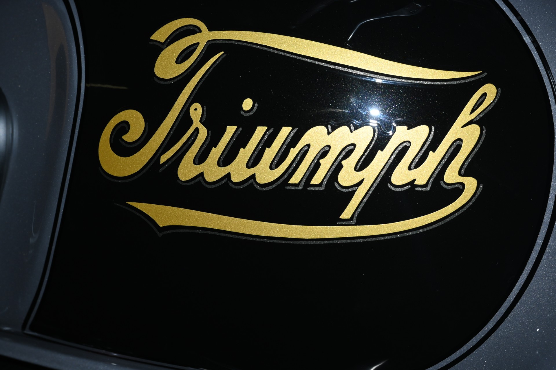TRIUMPH Bonneville 900 T 100 Special Edition-image-7