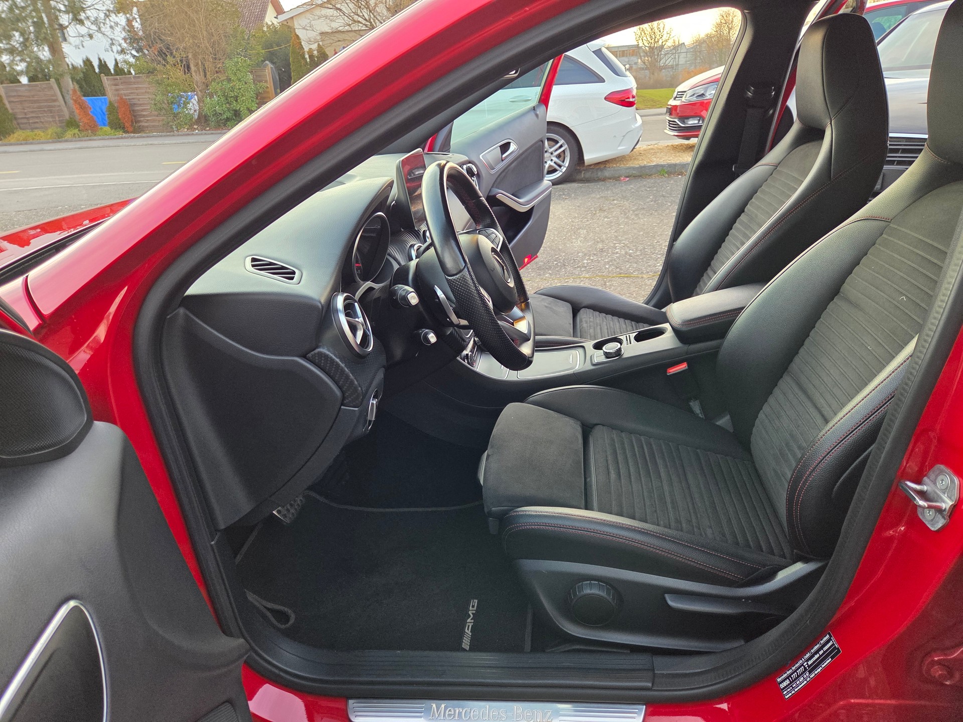 MERCEDES-BENZ A 250 Active Star 4Matic 7G-DCT-image-7