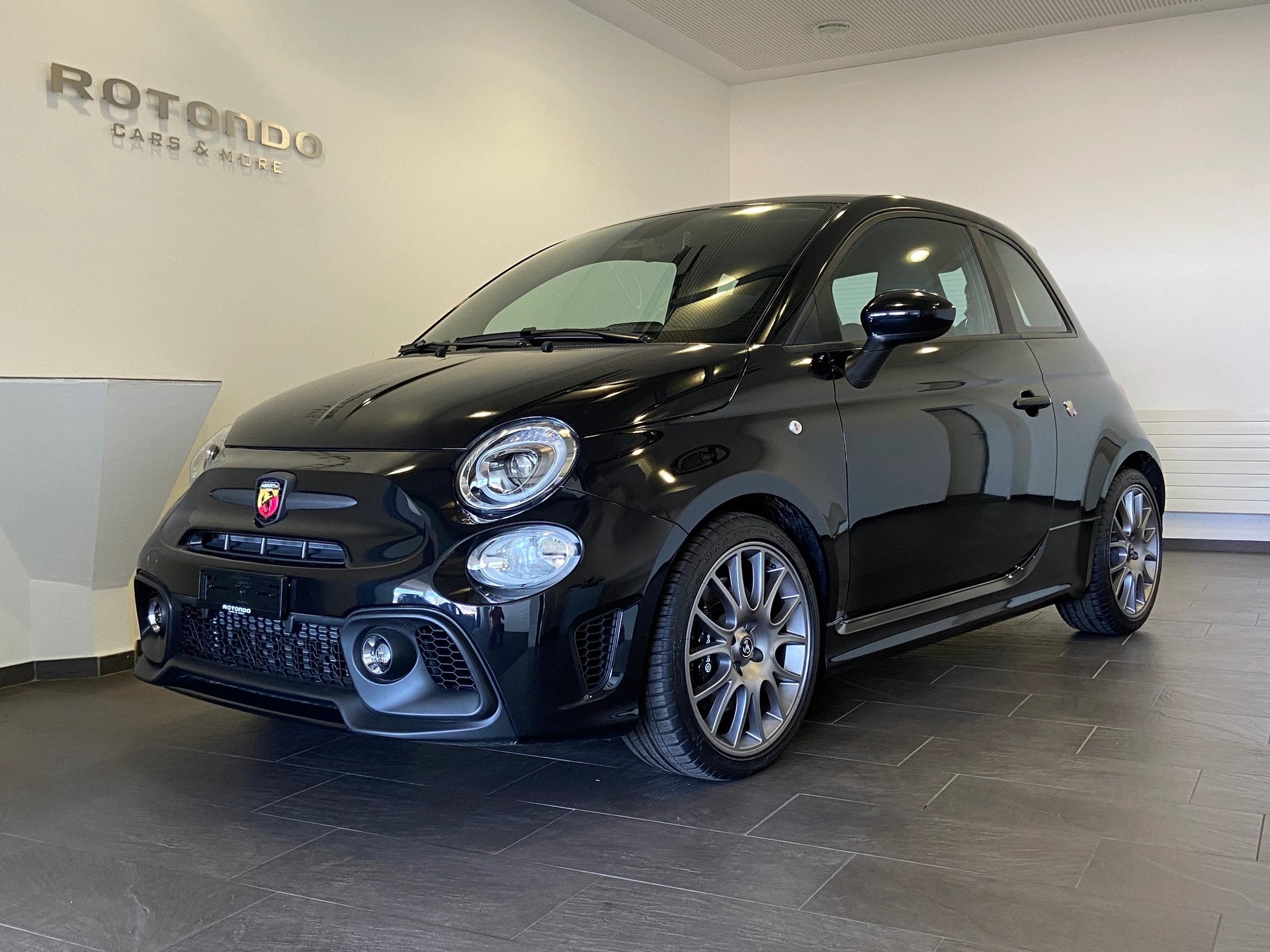 FIAT 695 1.4 16V Turbo Abarth Turismo-image-0