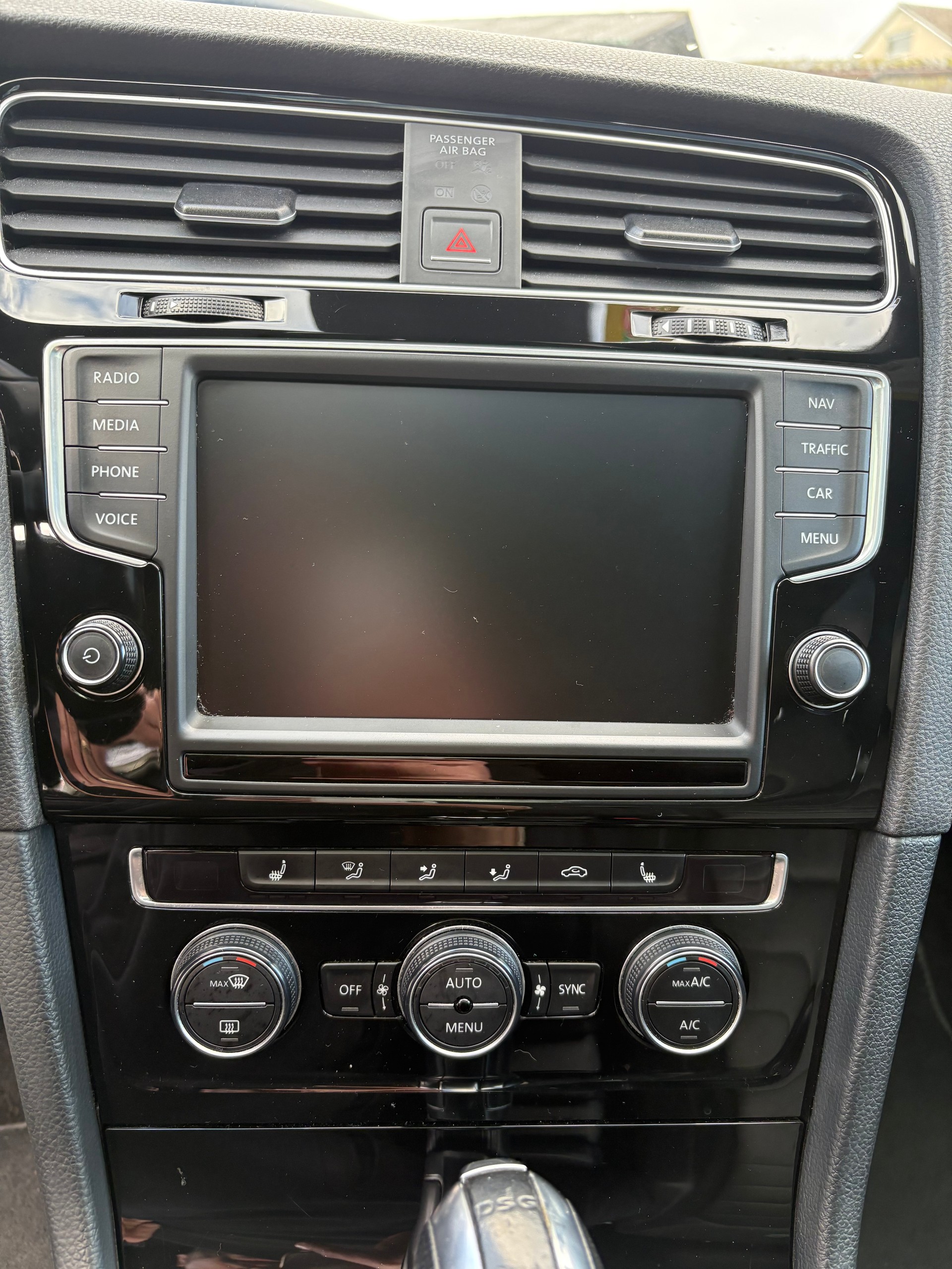 VW Golf 2.0 TSI R 4Motion DSG-image-17