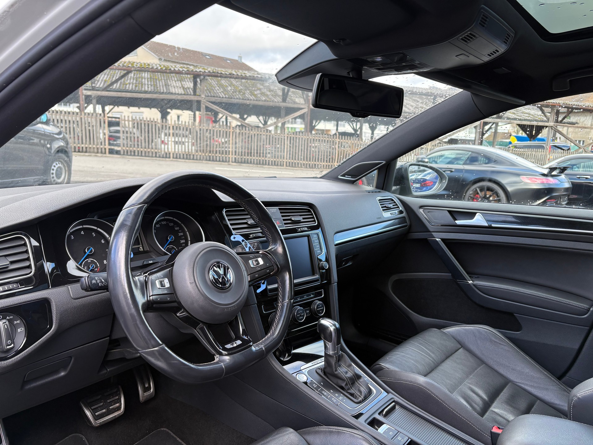 VW Golf 2.0 TSI R 4Motion DSG-image-11