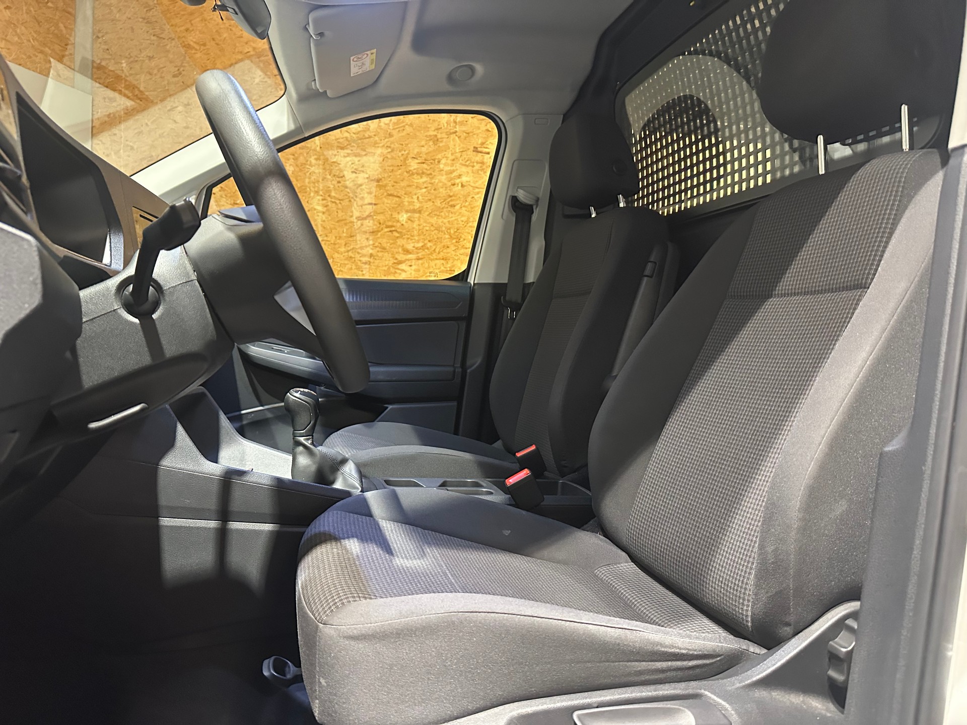 VW Caddy Cargo Maxi 2.0TDI/Inkl. fortlaufende Werksgarantie bis Ende Juli 2026!-image-13