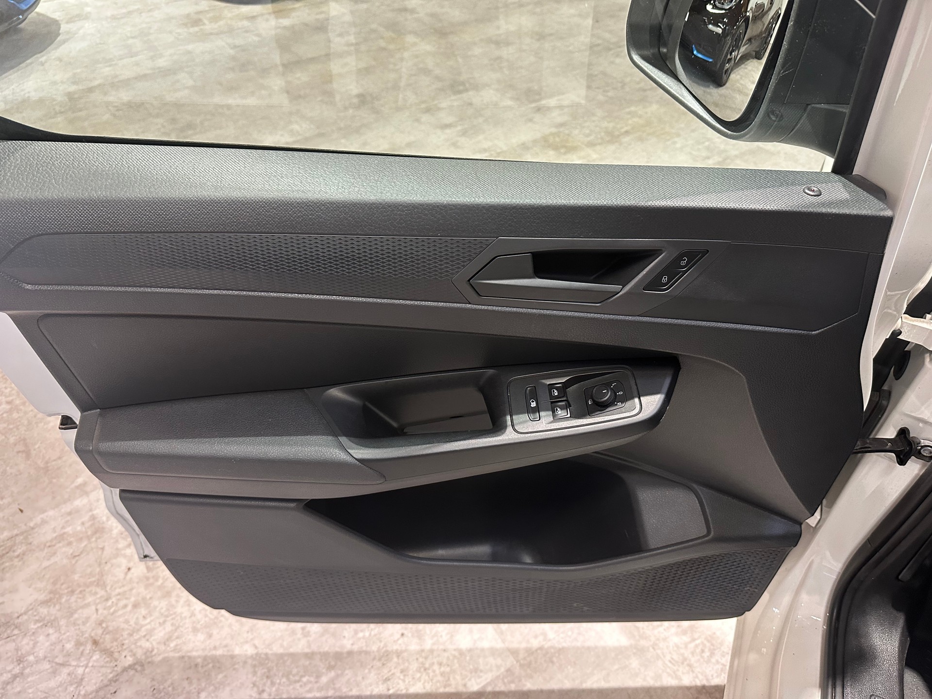 VW Caddy Cargo Maxi 2.0TDI/Inkl. fortlaufende Werksgarantie bis Ende Juli 2026!-image-14