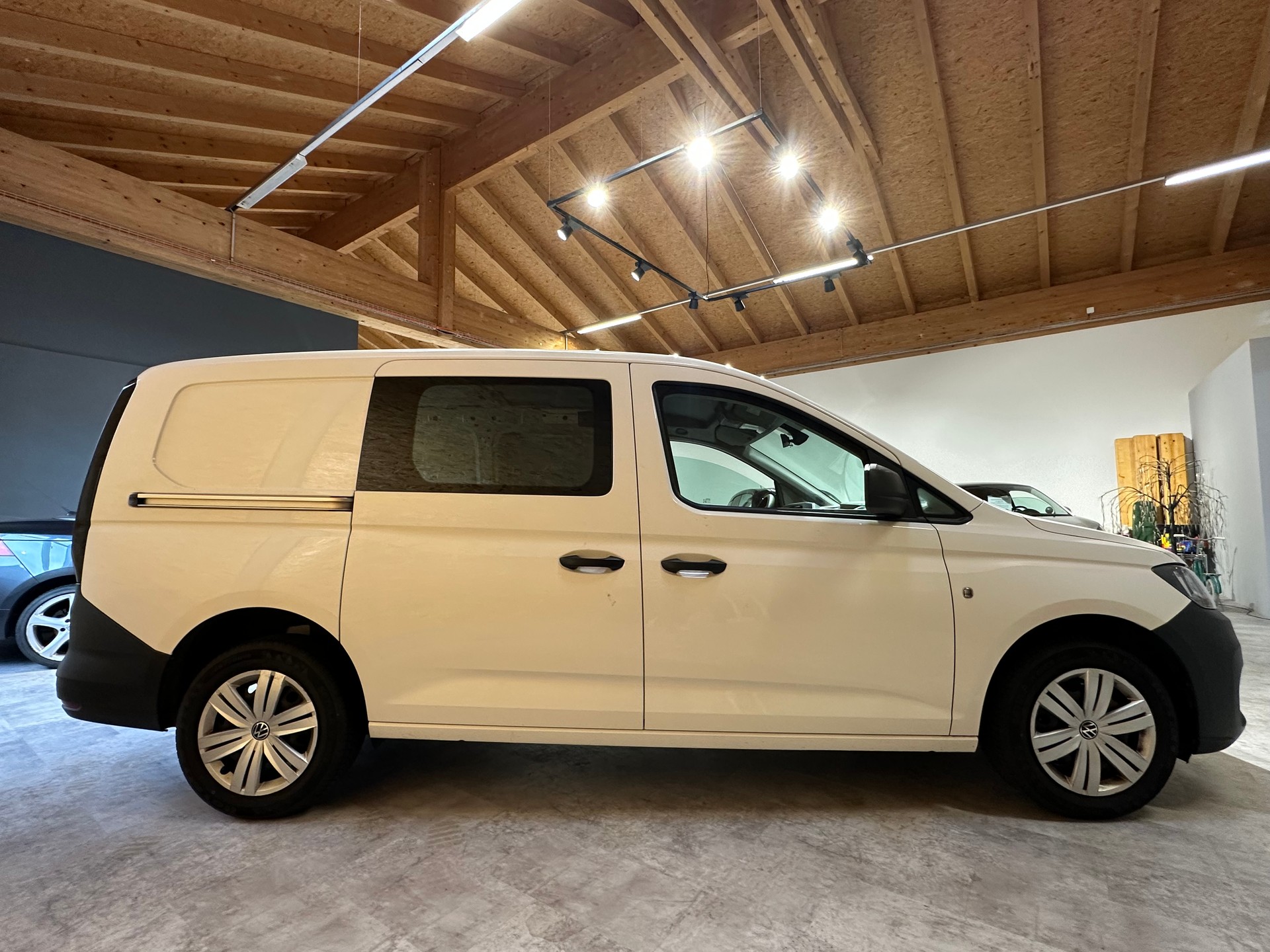 VW Caddy Cargo Maxi 2.0TDI/Inkl. fortlaufende Werksgarantie bis Ende Juli 2026!-image-8