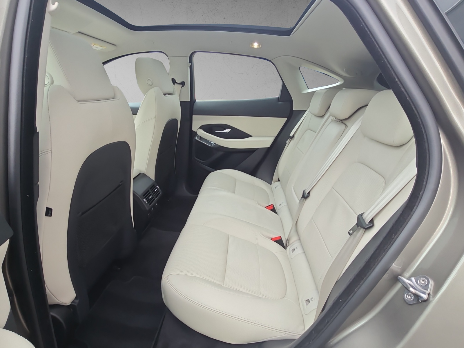 JAGUAR E-Pace 2.0d D150 R-Dynamic S AWD Automatik-image-11