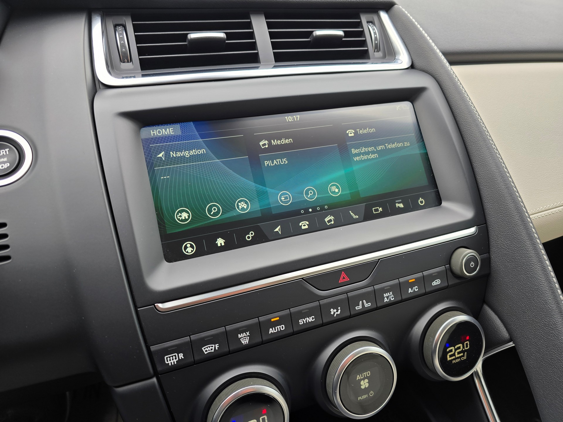 JAGUAR E-Pace 2.0d D150 R-Dynamic S AWD Automatik-image-18