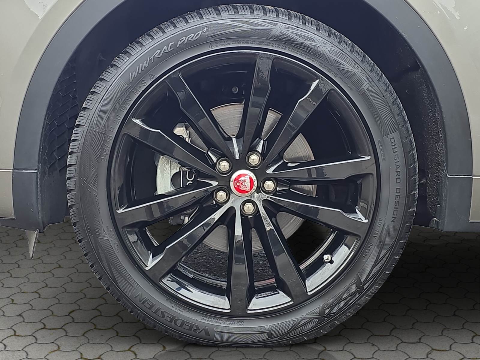 JAGUAR E-Pace 2.0d D150 R-Dynamic S AWD Automatik-image-5