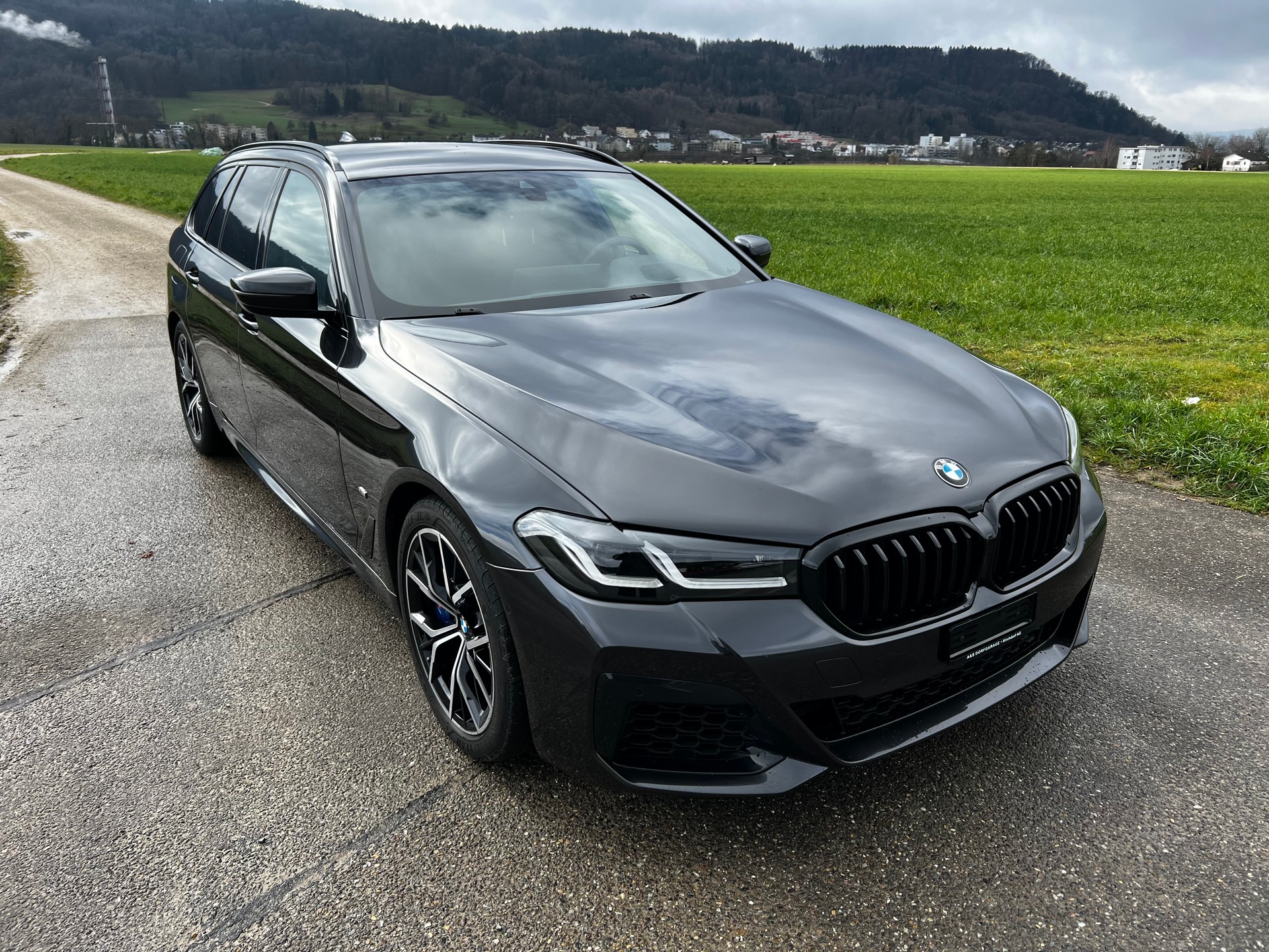 BMW 530d xDrive 48V Touring Pure M Sport Steptronic-image-6