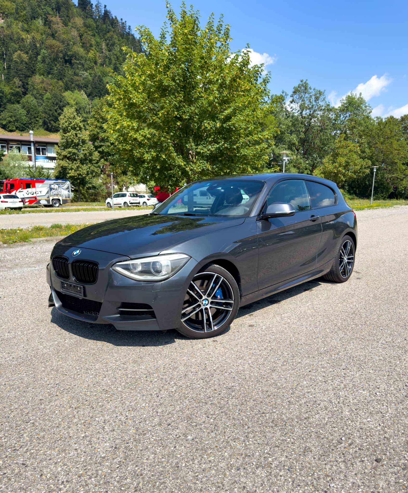 BMW M135i xDrive Steptronic-image-1