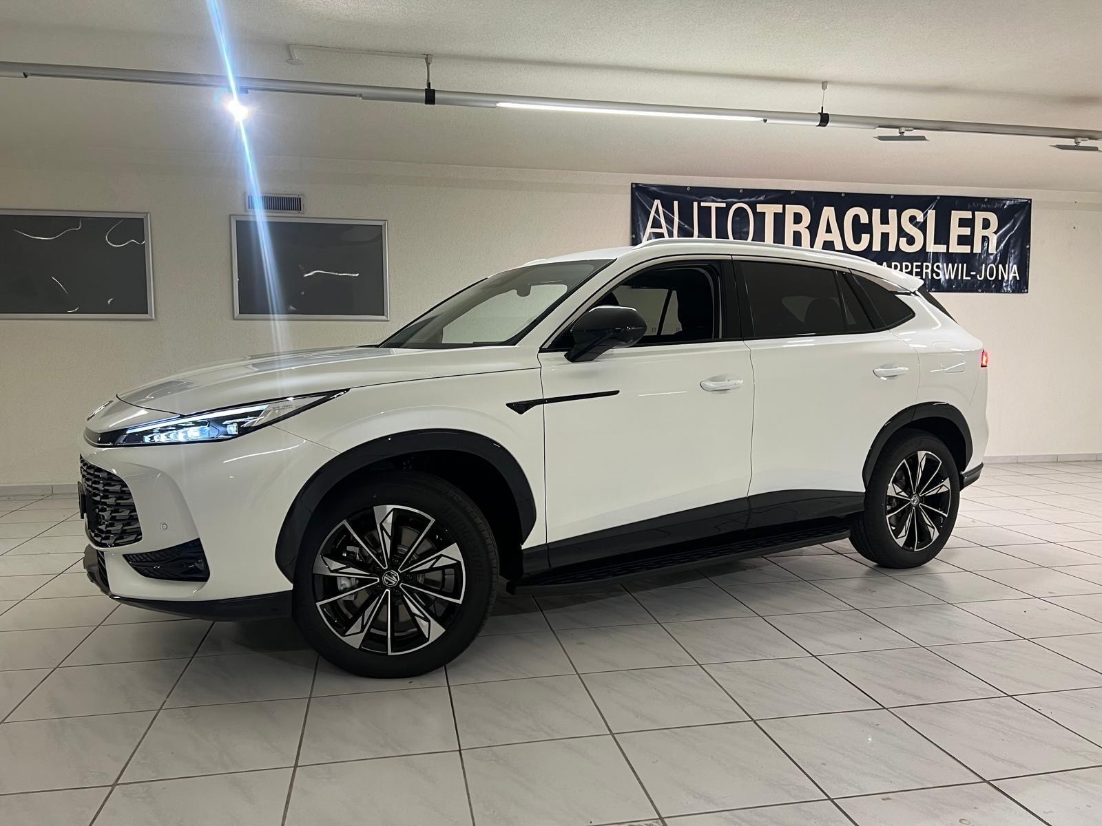 MG HS 1.5 T PHEV Luxury-image-5