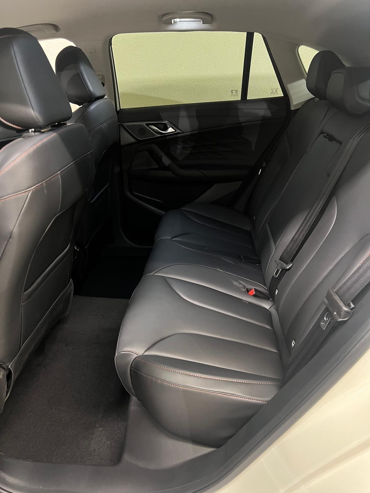 MG HS 1.5 T PHEV Luxury-image-11