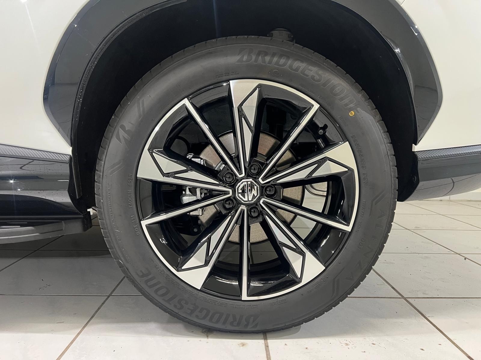 MG HS 1.5 T PHEV Luxury-image-7