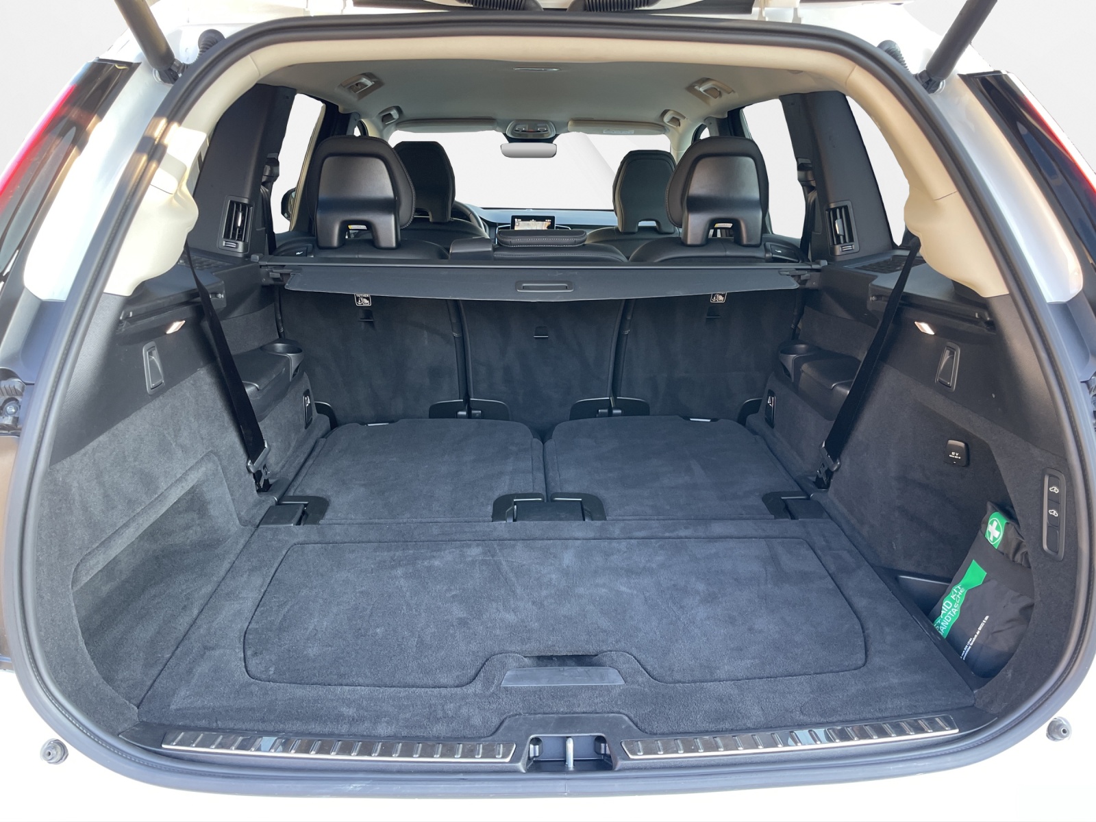 VOLVO XC90 2.0 T8 TE Plus Dark eAWD-image-14