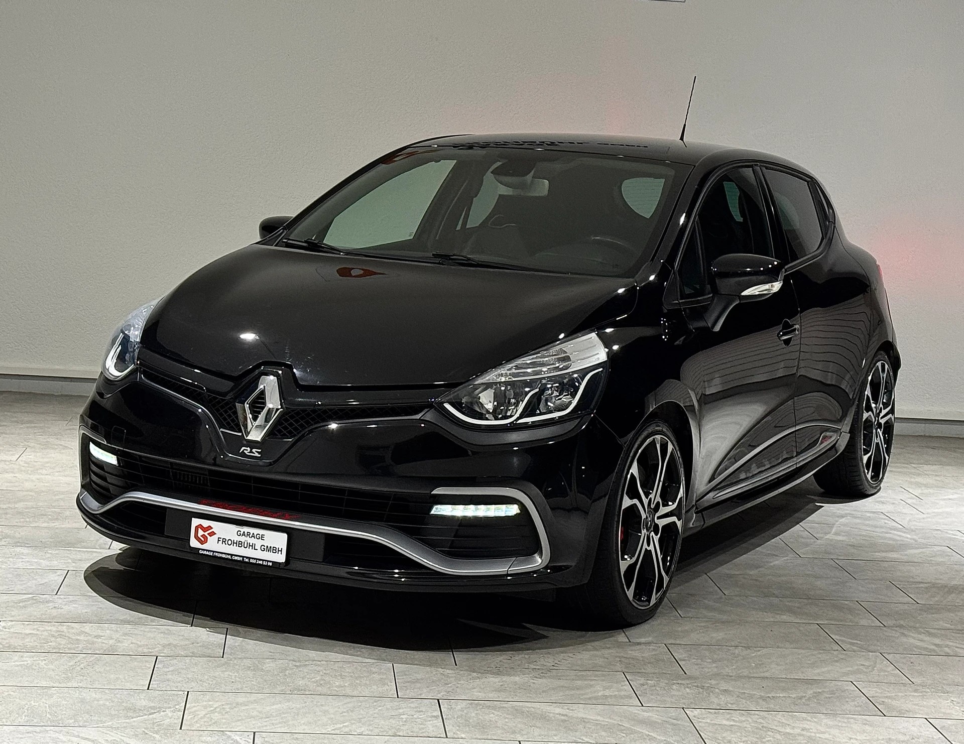 RENAULT Clio 1.6 T RS 220 Trophy EDC-image-0
