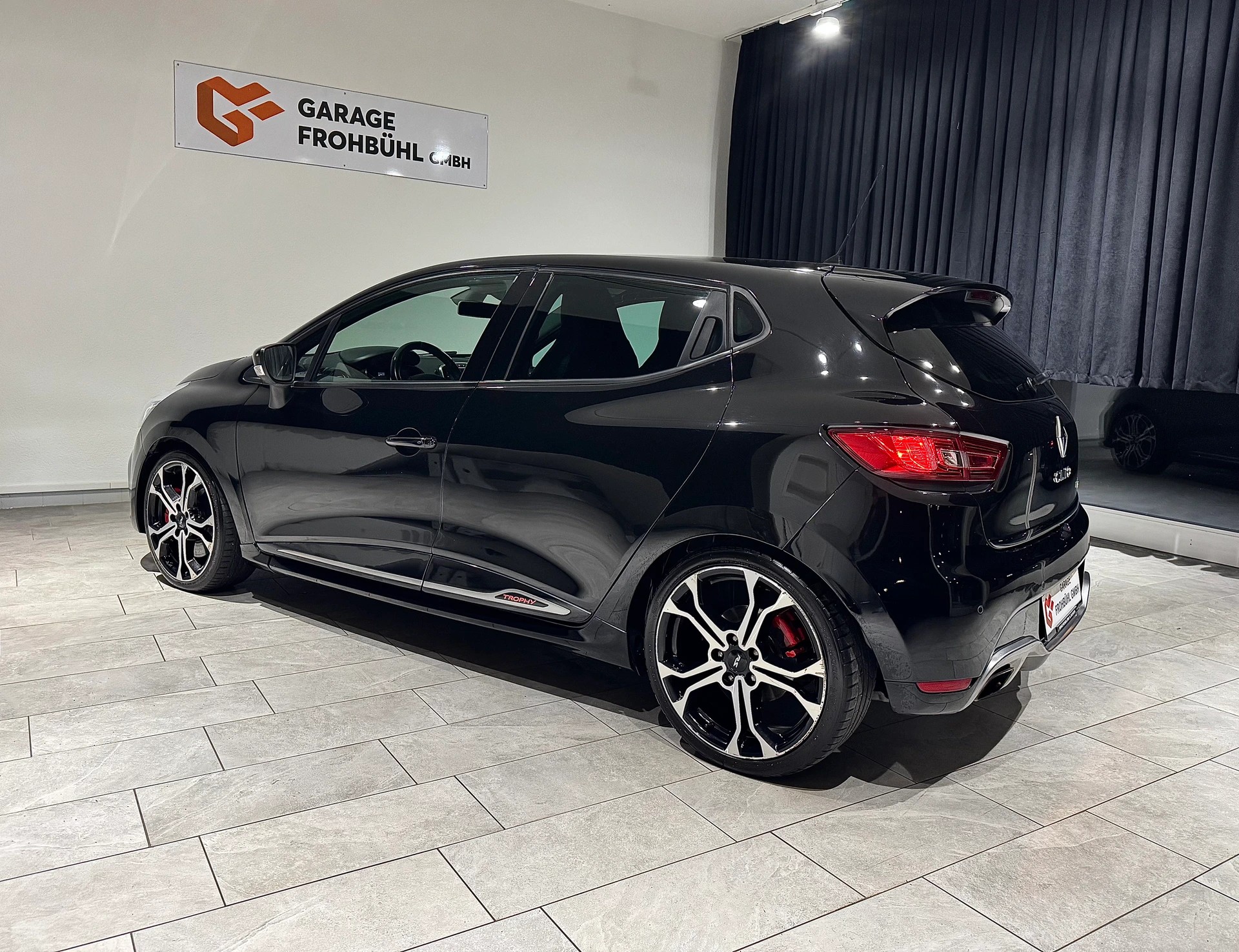 RENAULT Clio 1.6 T RS 220 Trophy EDC-image-6