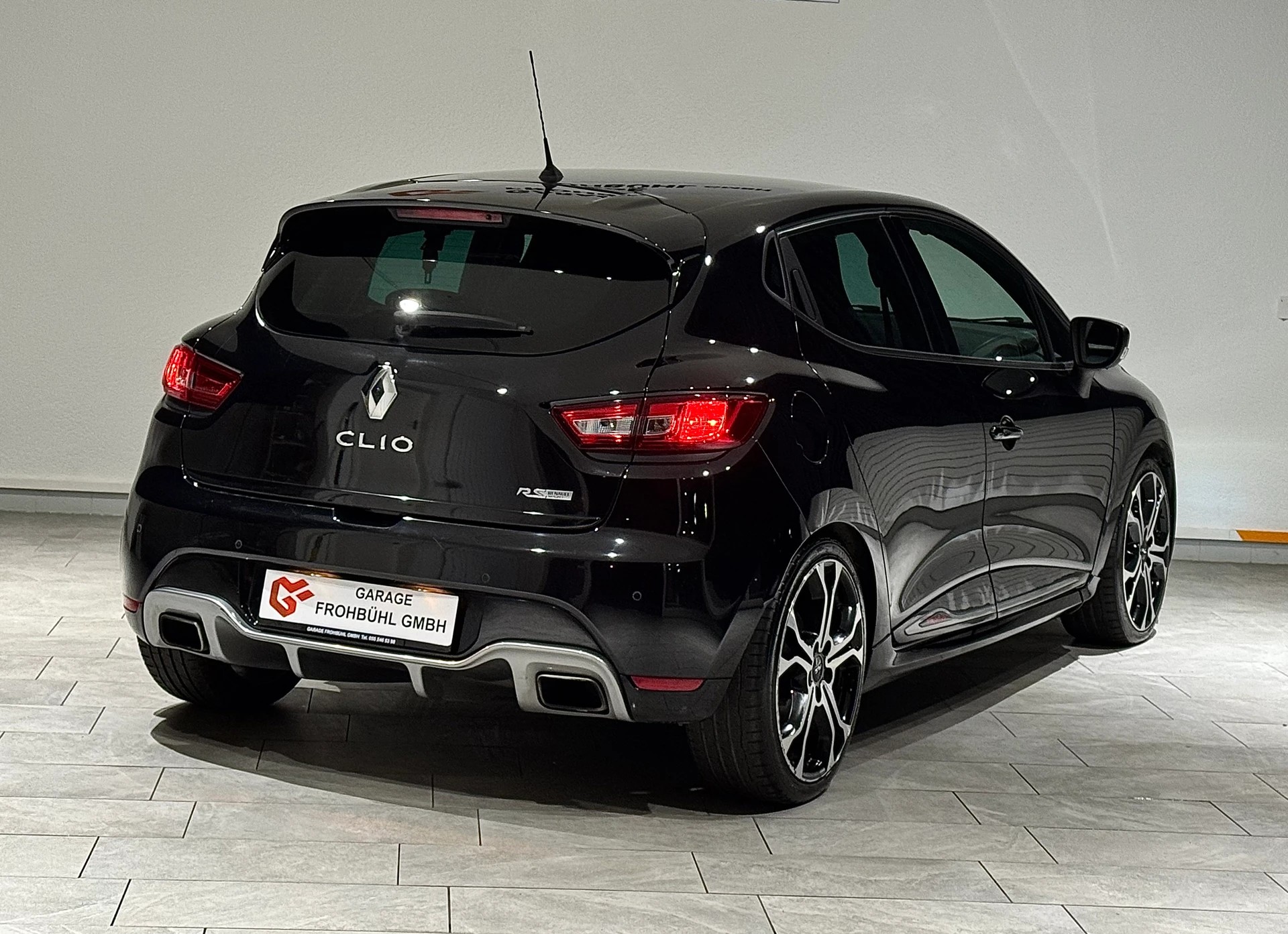 RENAULT Clio 1.6 T RS 220 Trophy EDC-image-3