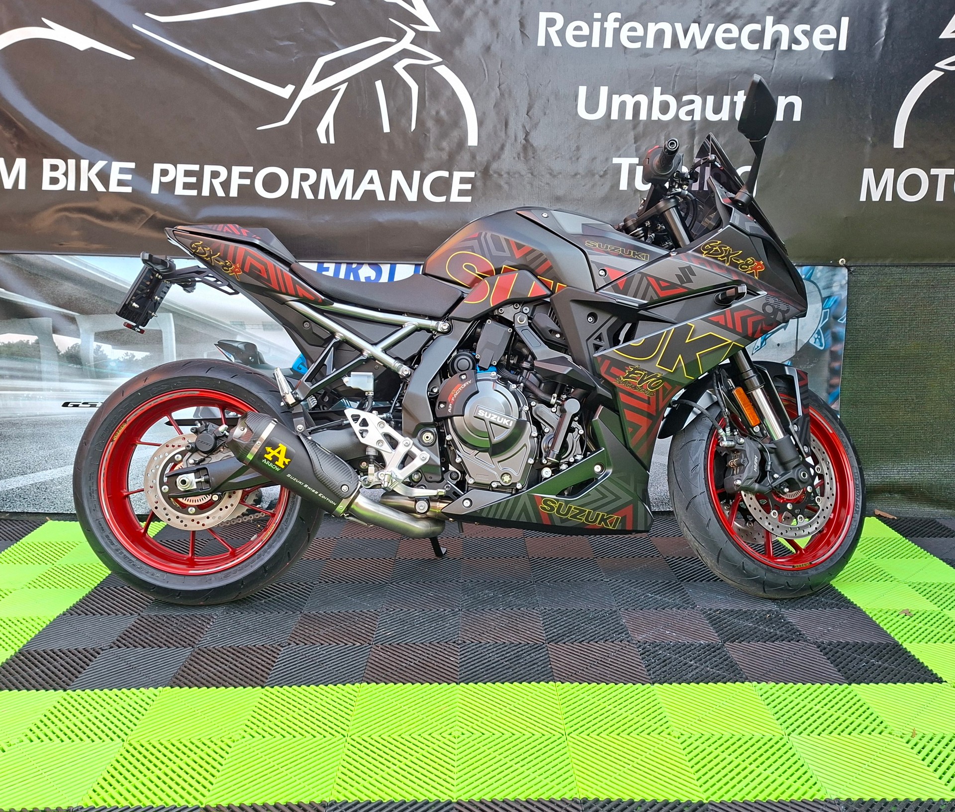 SUZUKI GSX 8 R EVO (35kW)-showroom-element-2