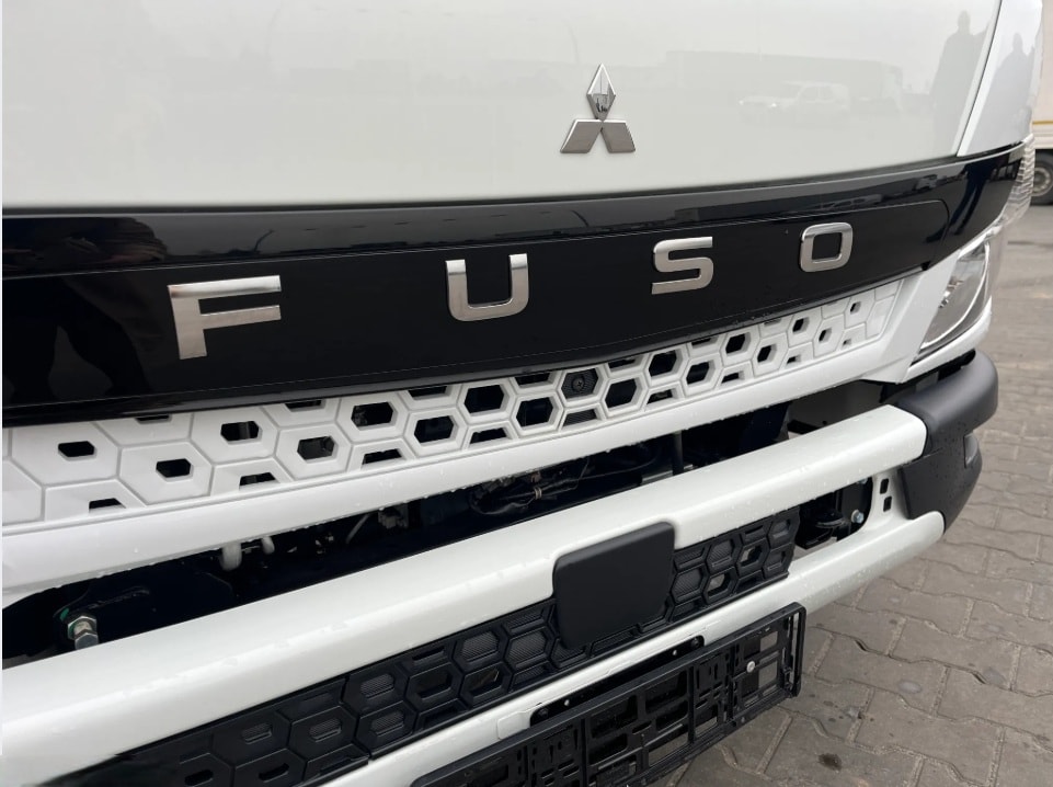 FUSO Canter 3 C 15 Plane-showroom-element-2