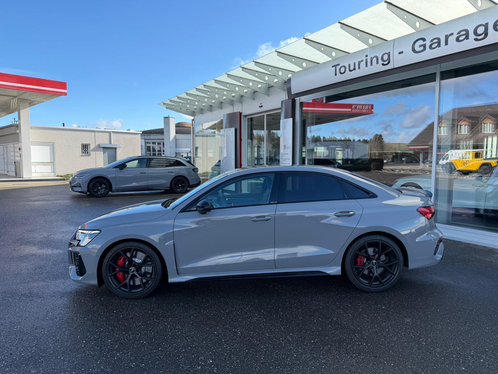 AUDI RS3 Limousine 2.5 TSI quattro S-tronic-image-1