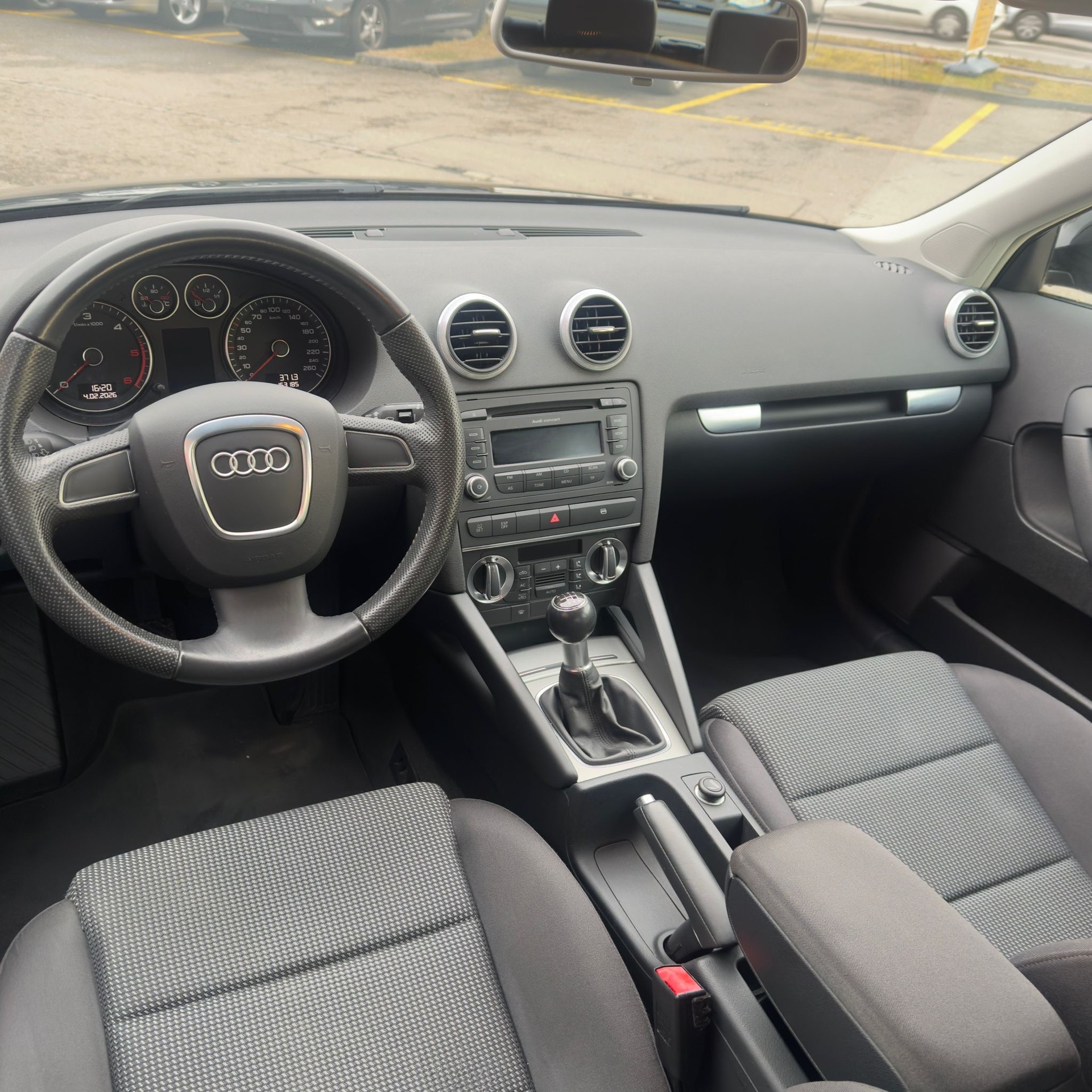 AUDI A3 Sportback 2.0 TDI Ambition-image-8