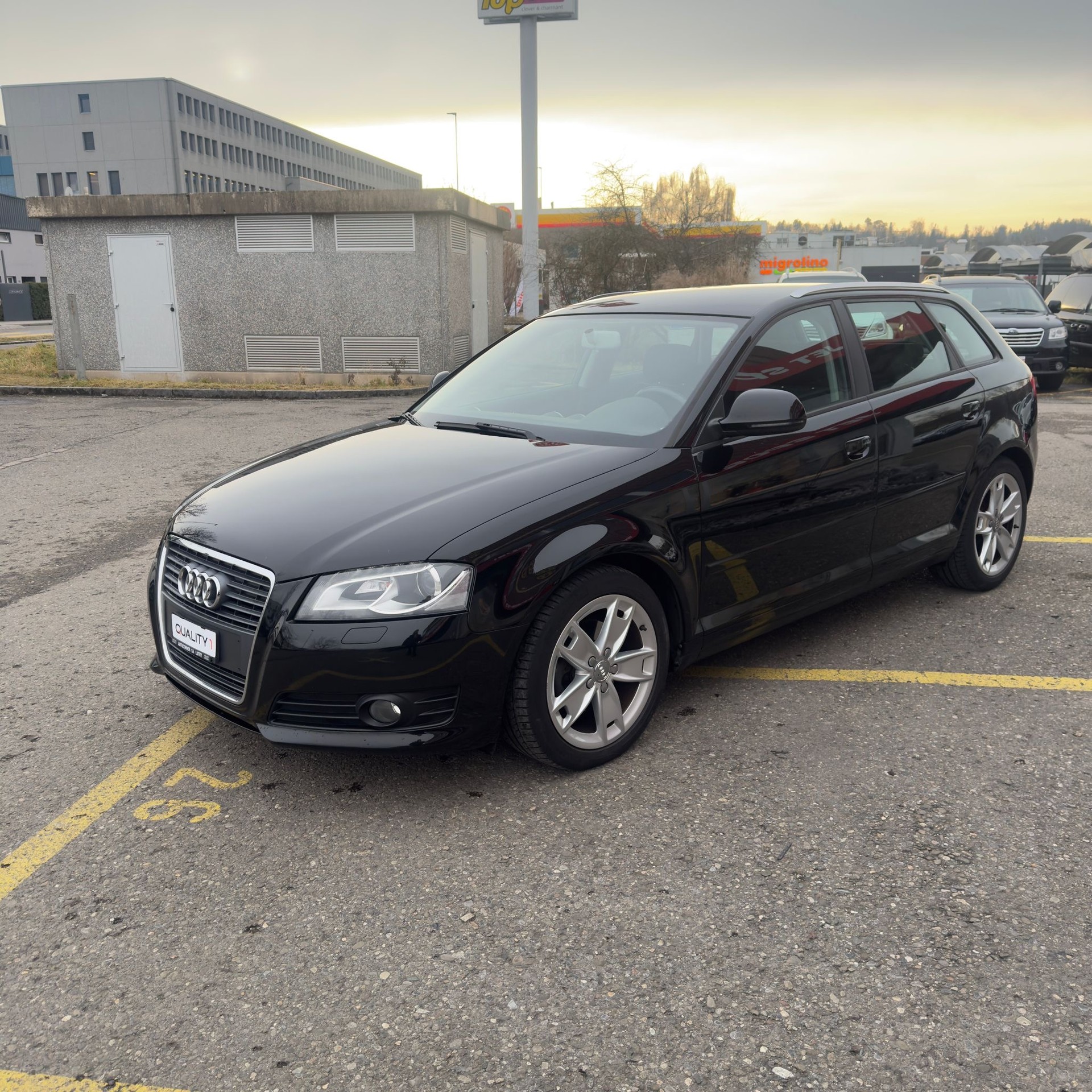AUDI A3 Sportback 2.0 TDI Ambition-image-2