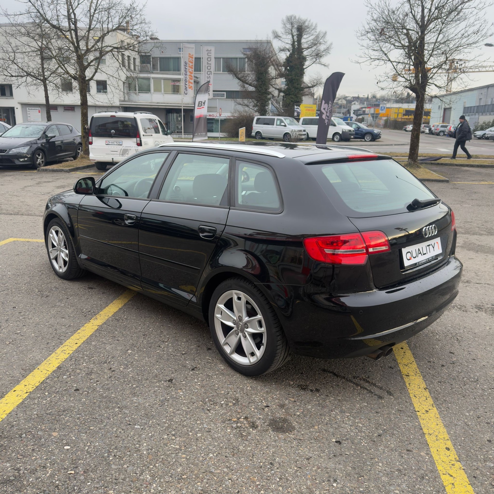 AUDI A3 Sportback 2.0 TDI Ambition-image-4
