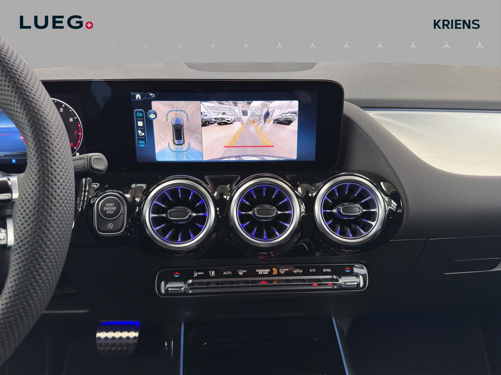 MERCEDES-BENZ GLA 200 - AMG / DISTRONIC / 360 Grad Kamera / Soundsystem-image-12