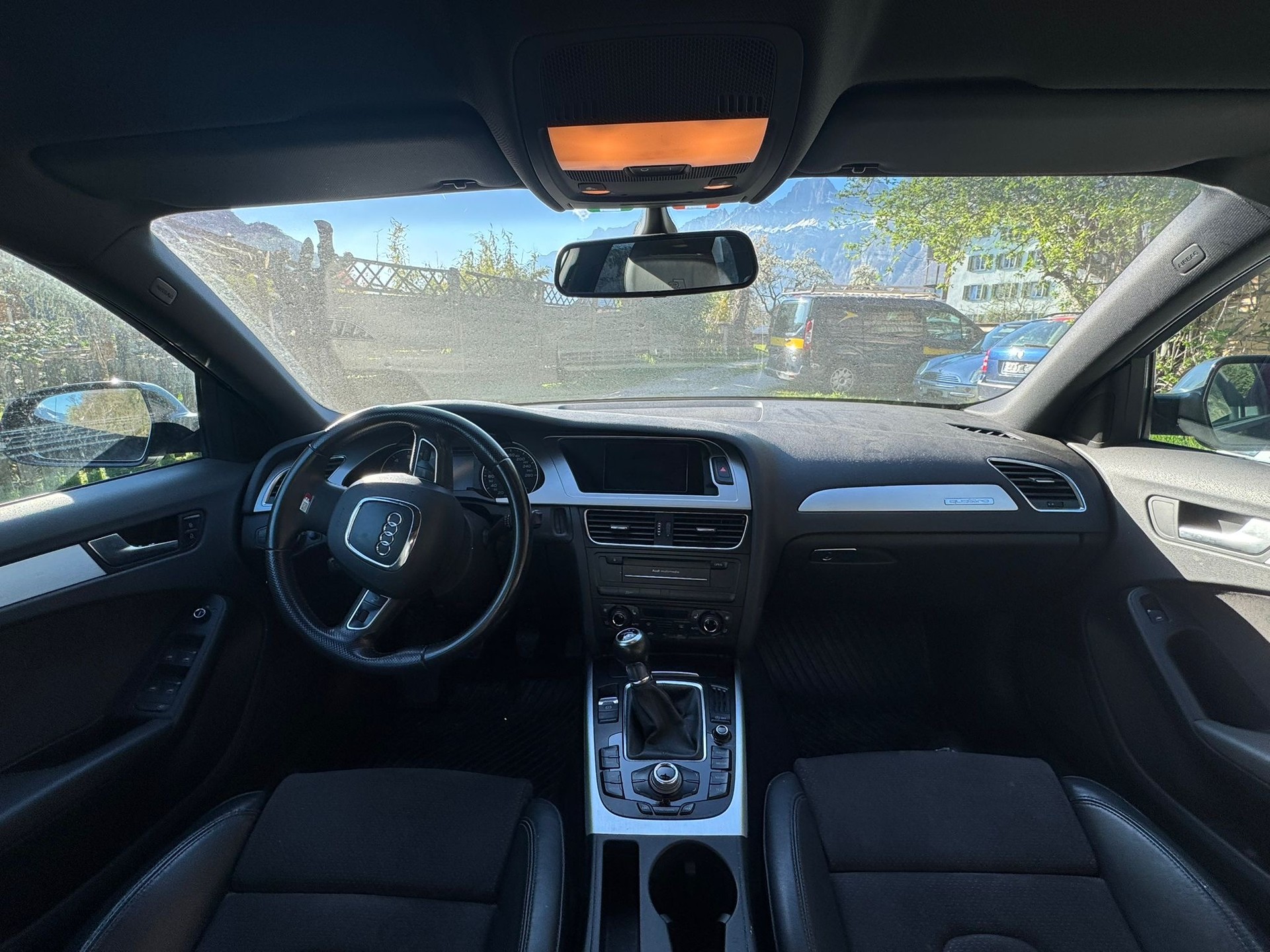 AUDI A4 Avant 2.0 TFSI quattro-image-12