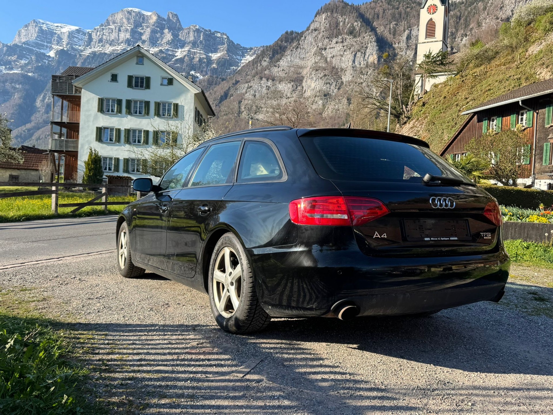 AUDI A4 Avant 2.0 TFSI quattro-image-6