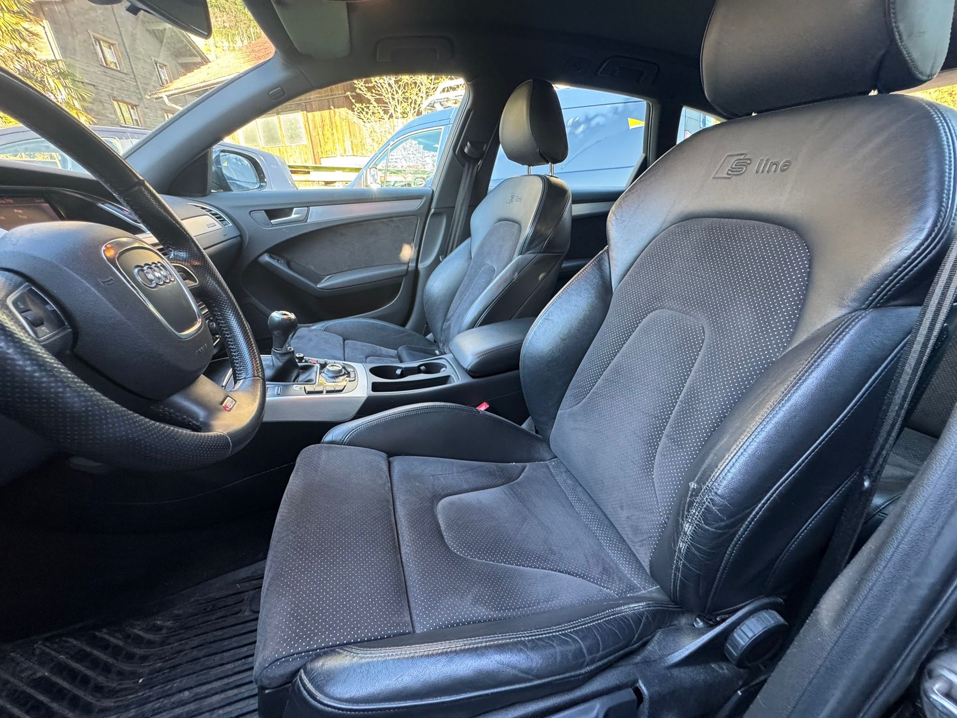 AUDI A4 Avant 2.0 TFSI quattro-image-7