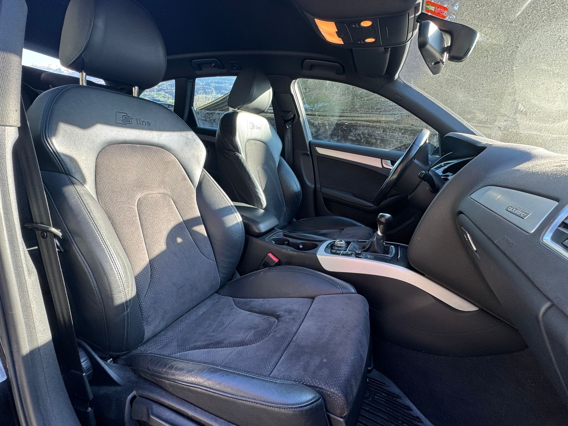 AUDI A4 Avant 2.0 TFSI quattro-image-8