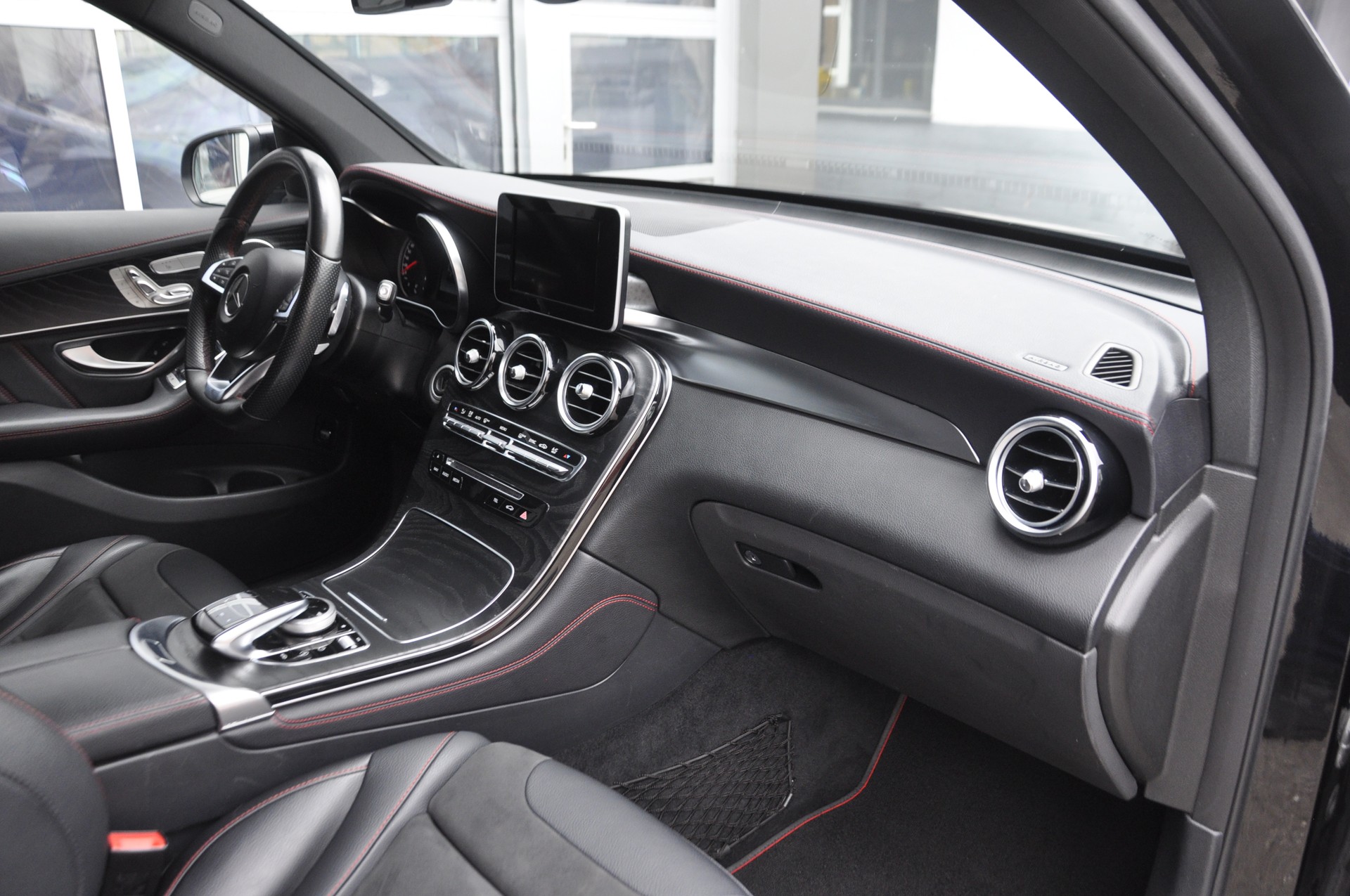 MERCEDES-BENZ GLC 43 AMG 4Matic 9G-Tronic-image-7