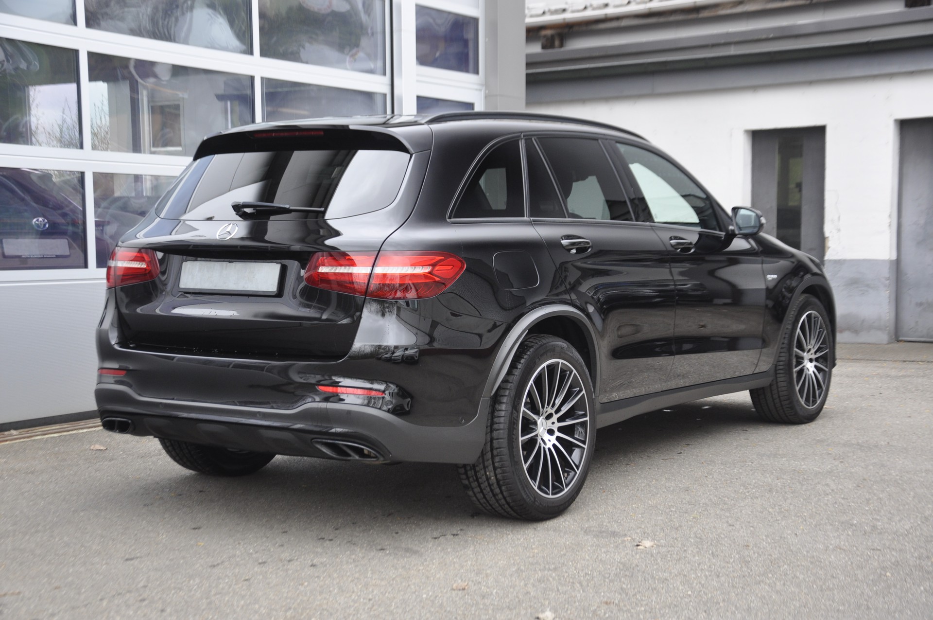 MERCEDES-BENZ GLC 43 AMG 4Matic 9G-Tronic-image-2