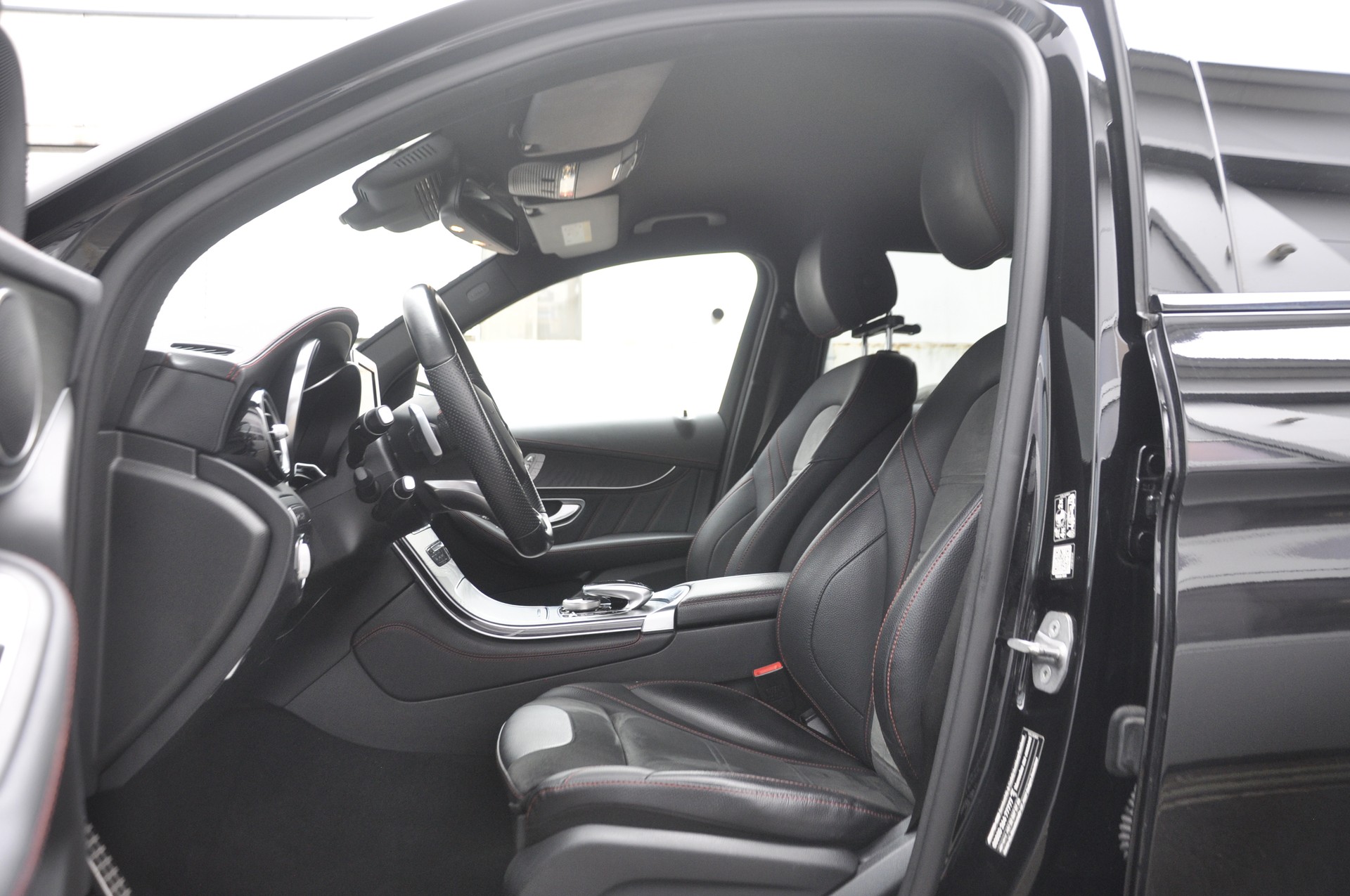 MERCEDES-BENZ GLC 43 AMG 4Matic 9G-Tronic-image-4