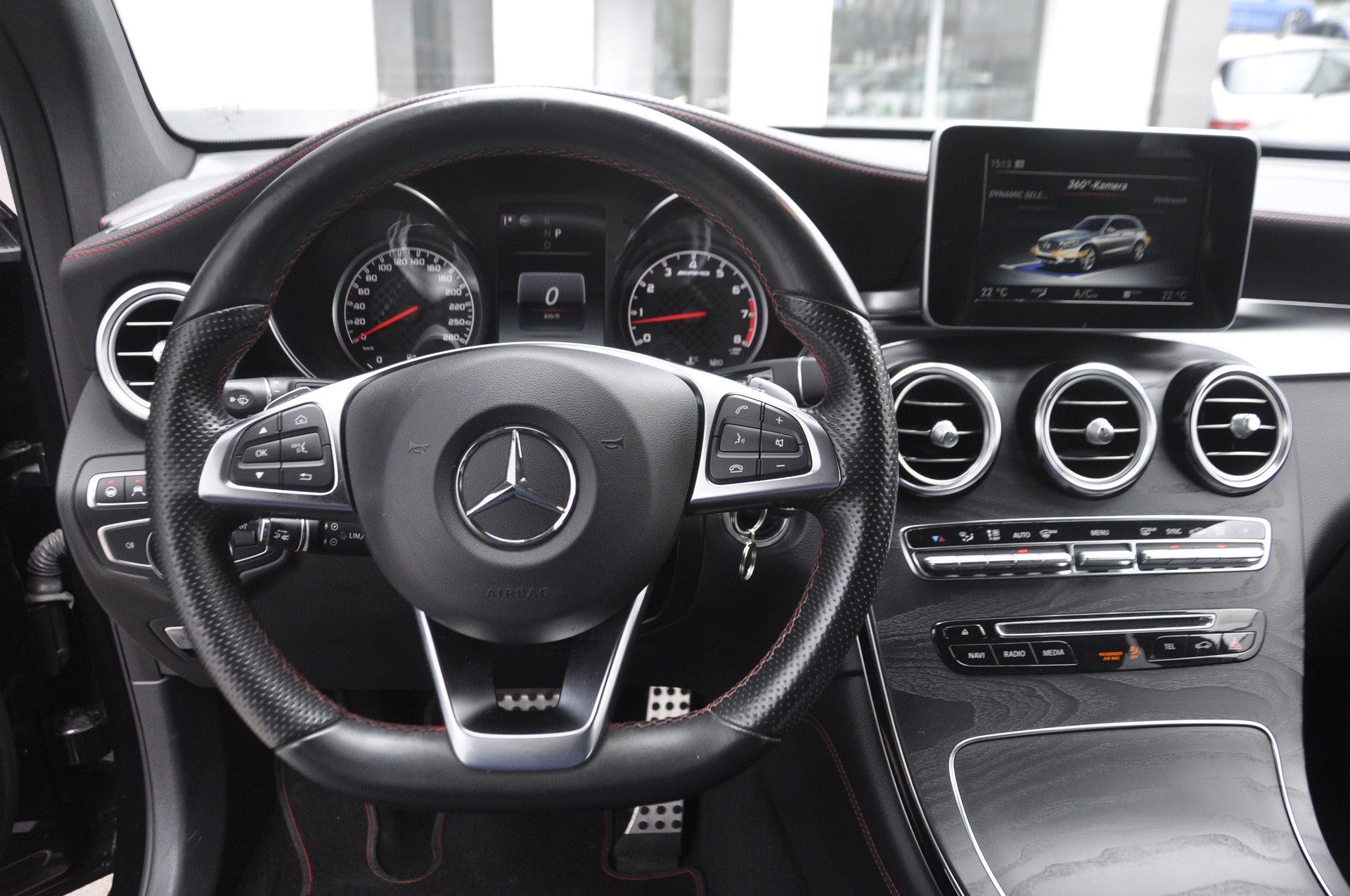 MERCEDES-BENZ GLC 43 AMG 4Matic 9G-Tronic-image-9