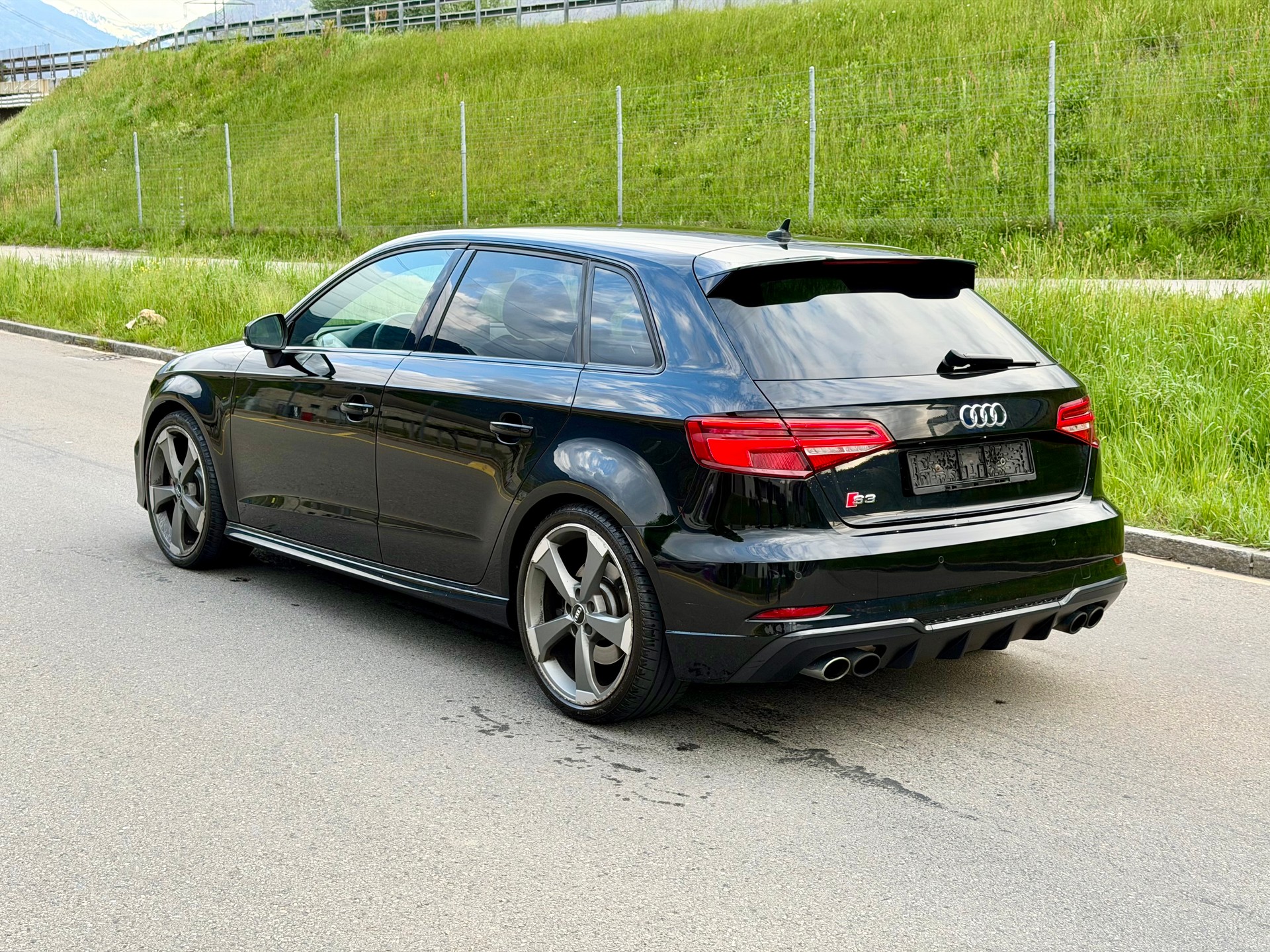 AUDI S3 Sportback 2.0 TFSI quattro S-tronic | Facelift | CH Auto Inkl. Garantie |-image-3