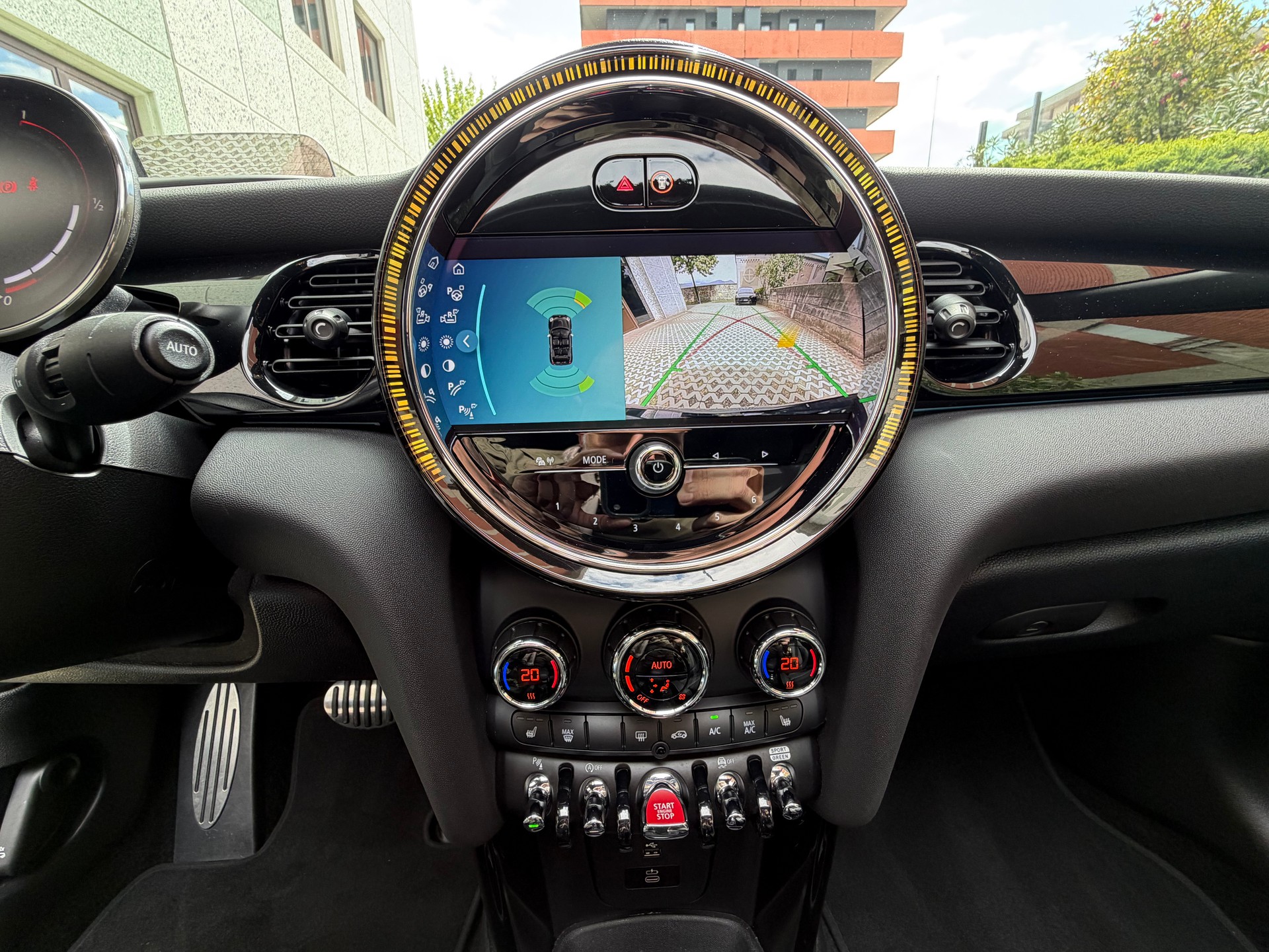 MINI Cooper John Cooper Works Cabriolet Steptronic-image-8