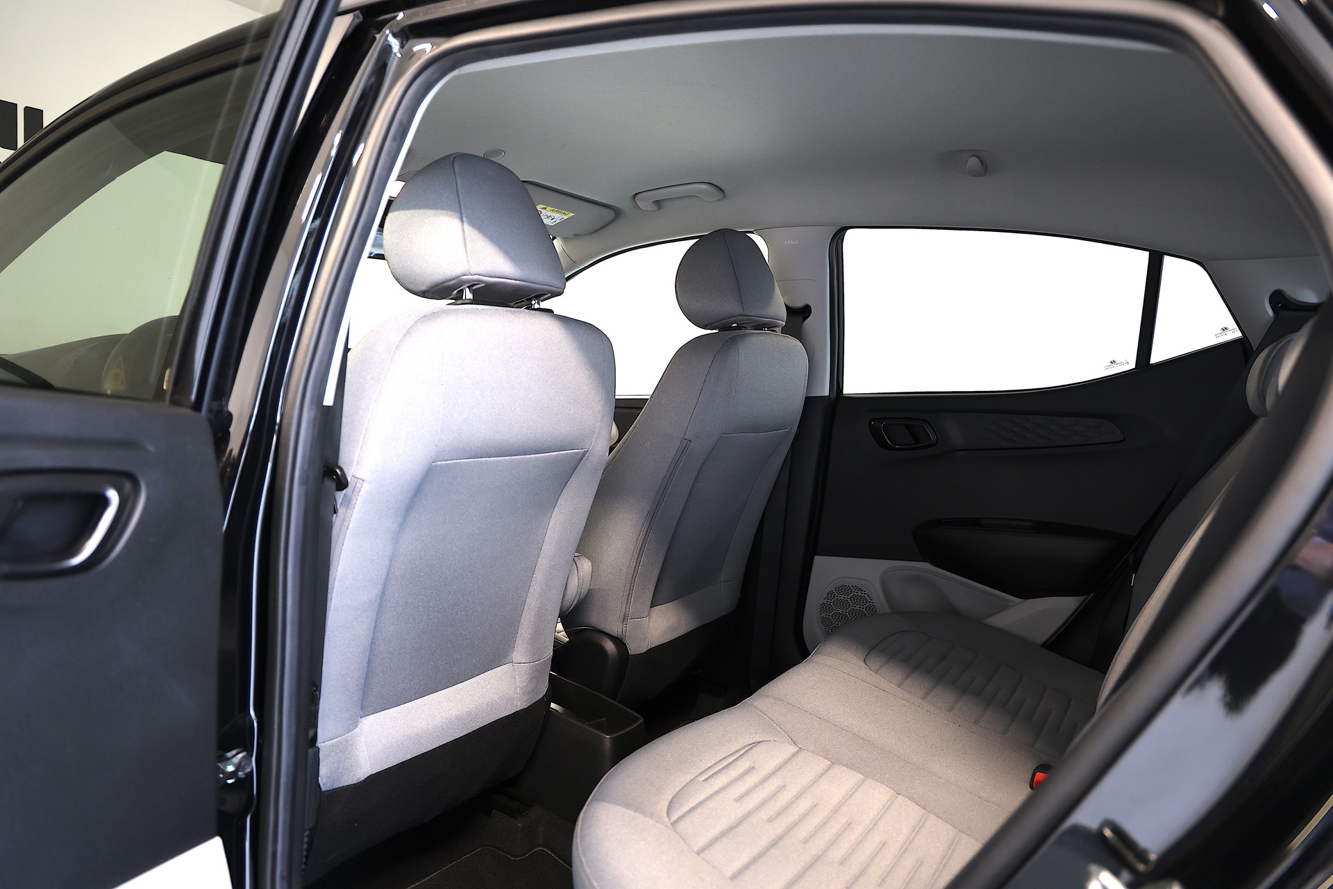HYUNDAI i10 1.2 Amplia Automat-image-18