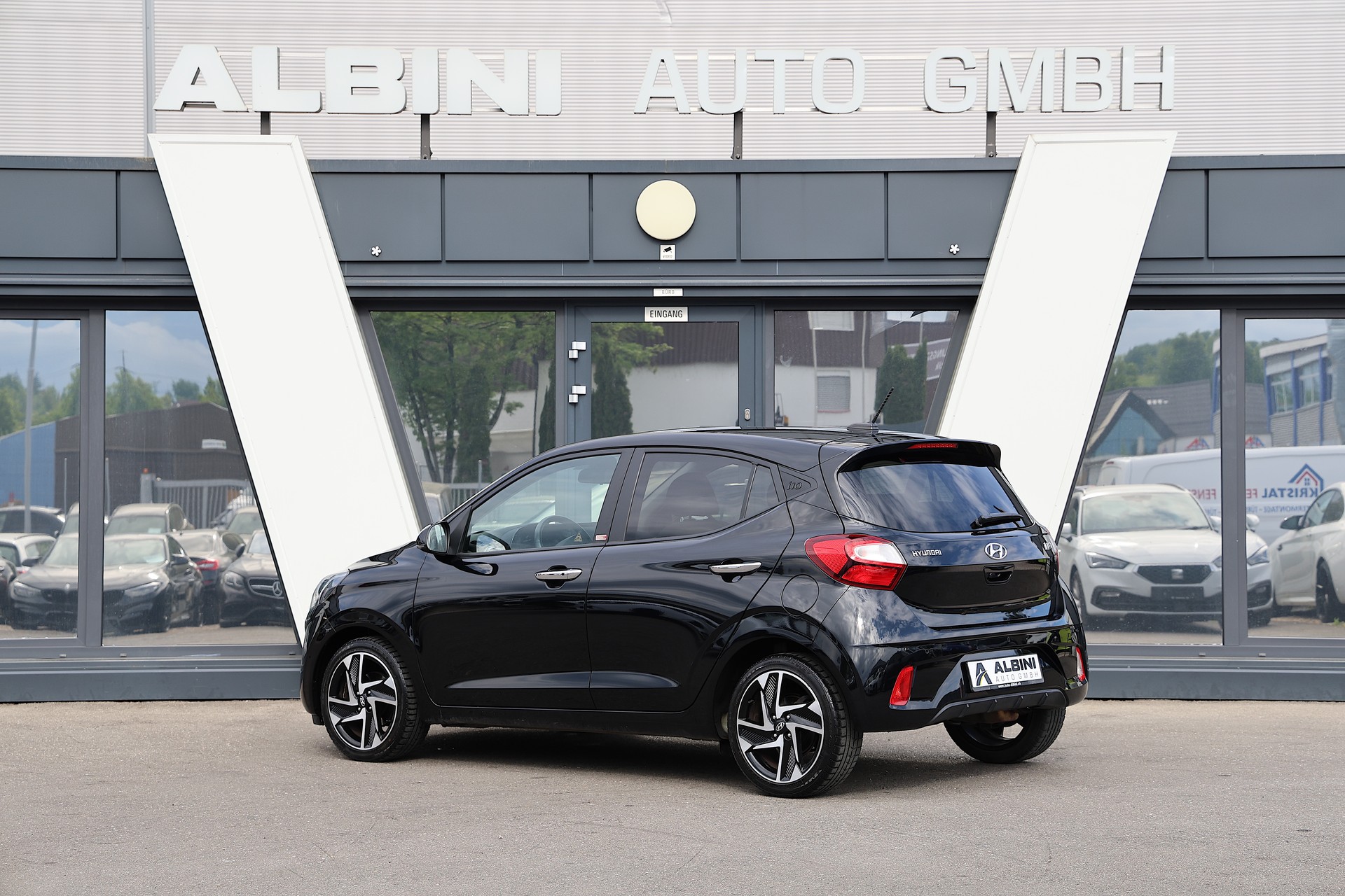 HYUNDAI i10 1.2 Amplia Automat-image-4