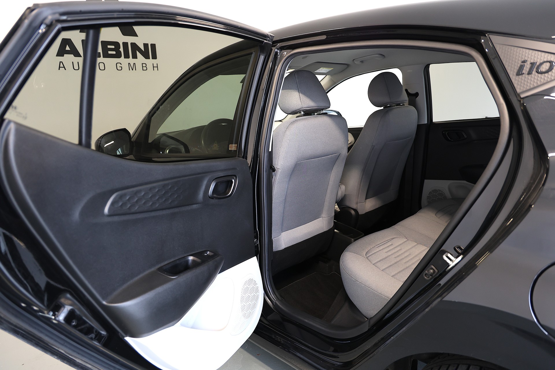 HYUNDAI i10 1.2 Amplia Automat-image-16