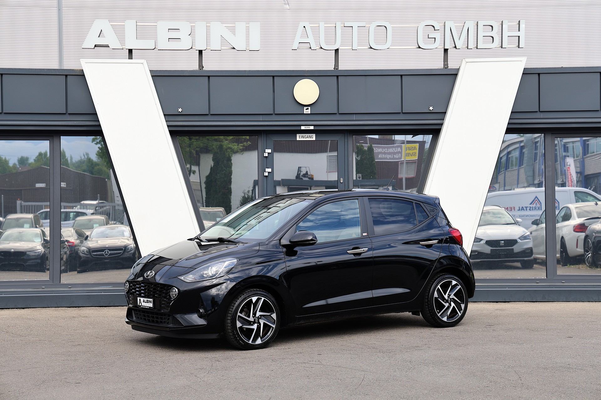 HYUNDAI i10 1.2 Amplia Automat-image-0