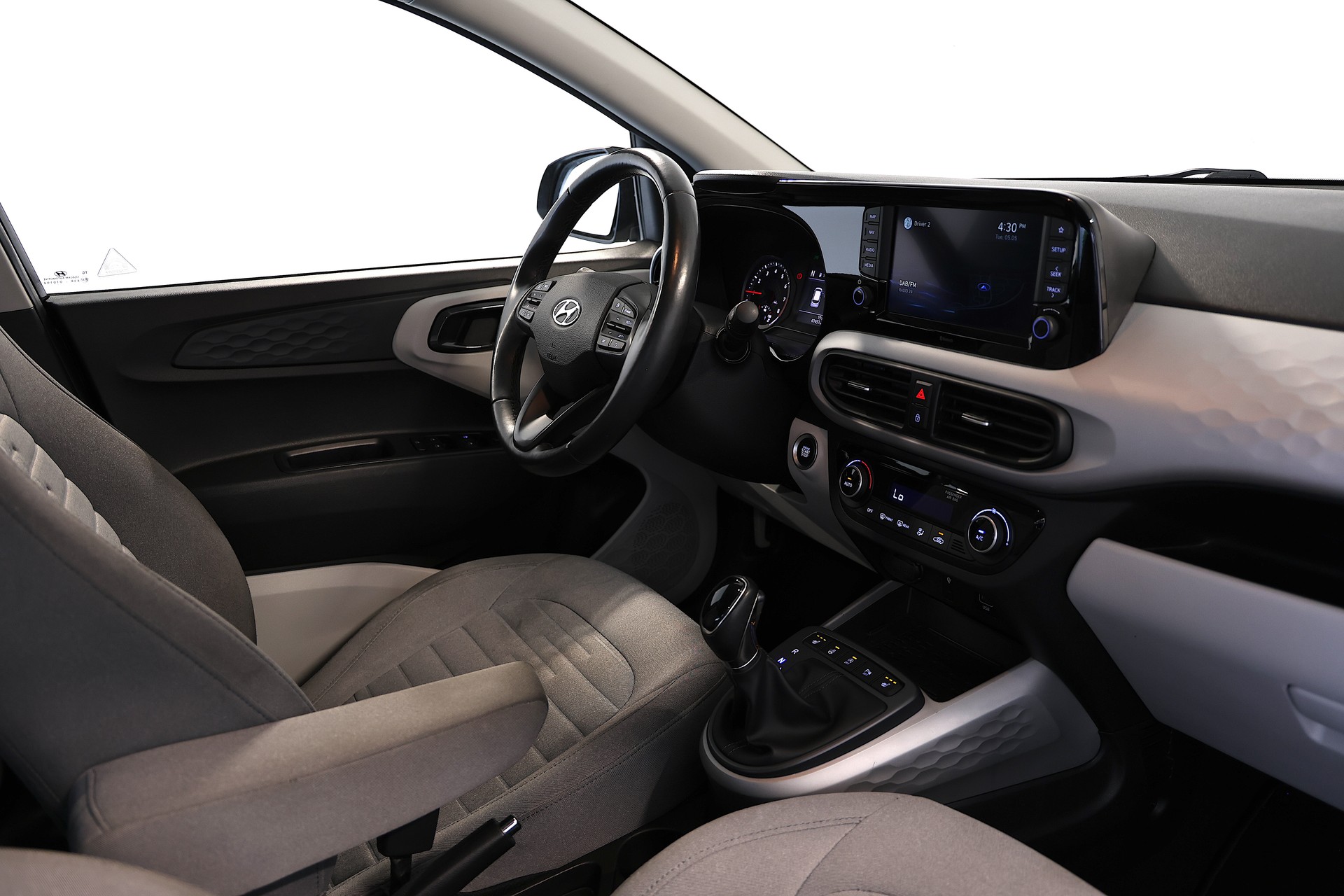 HYUNDAI i10 1.2 Amplia Automat-image-13