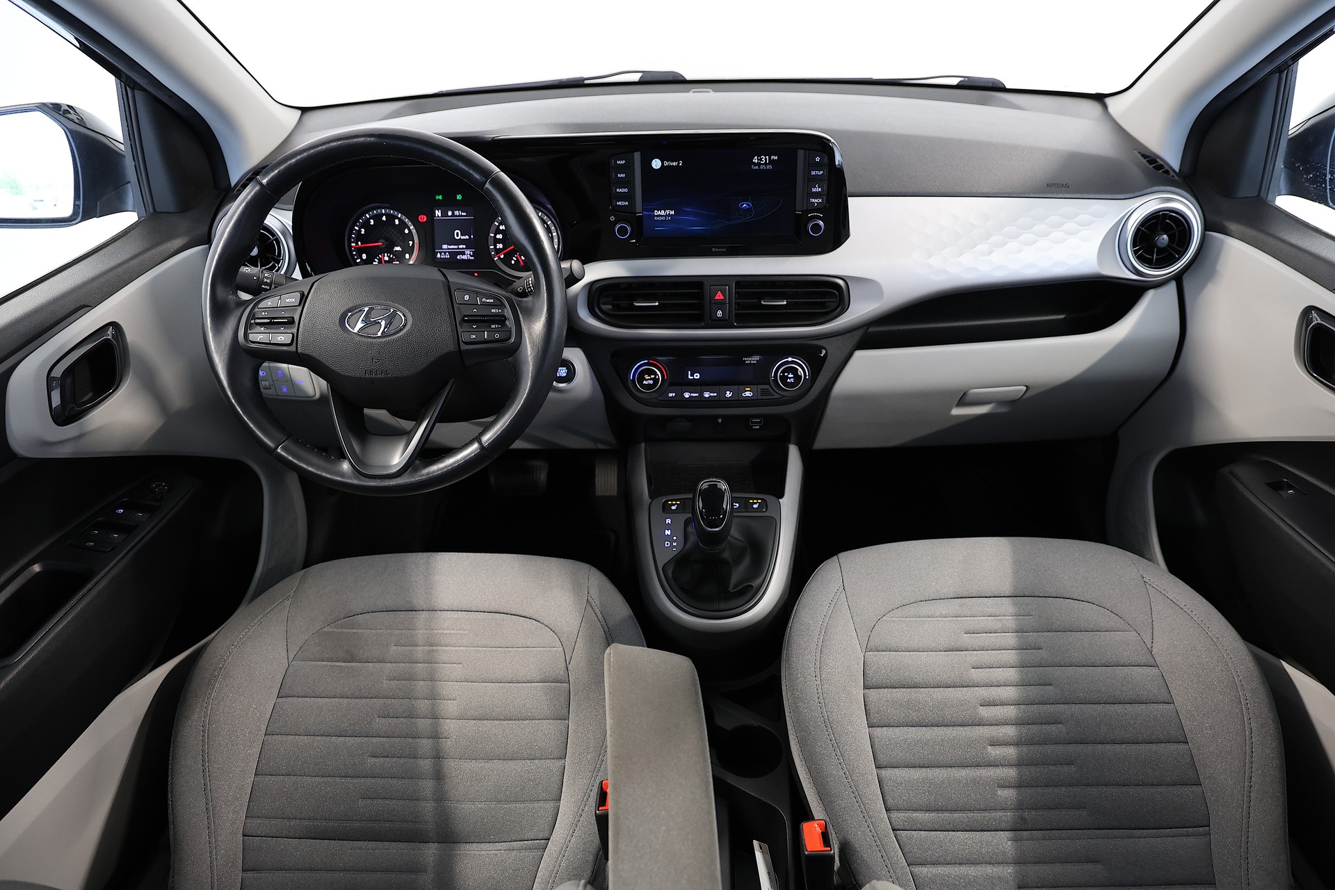HYUNDAI i10 1.2 Amplia Automat-image-10