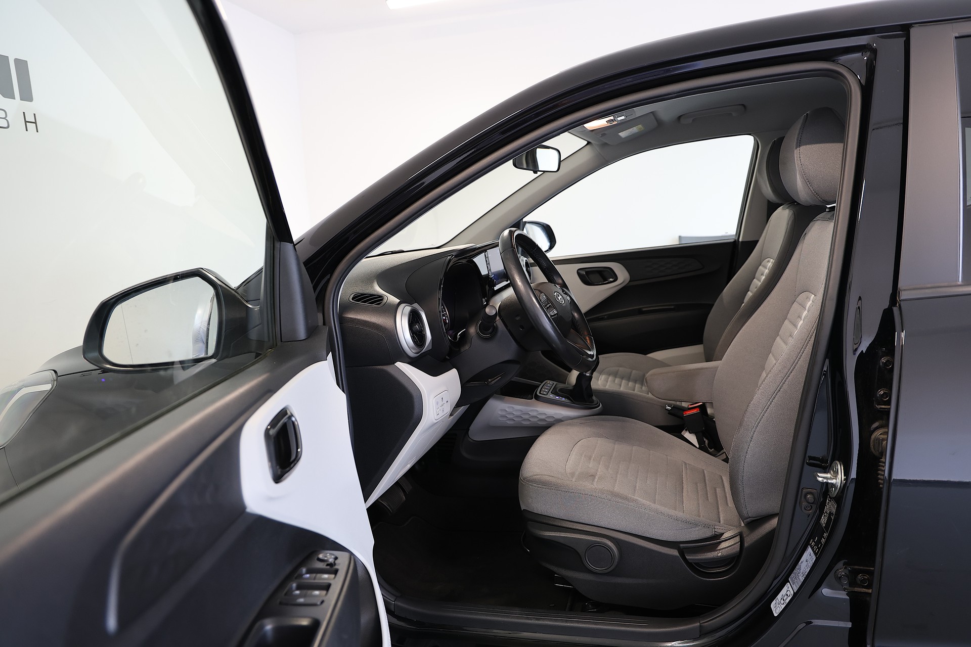 HYUNDAI i10 1.2 Amplia Automat-image-6