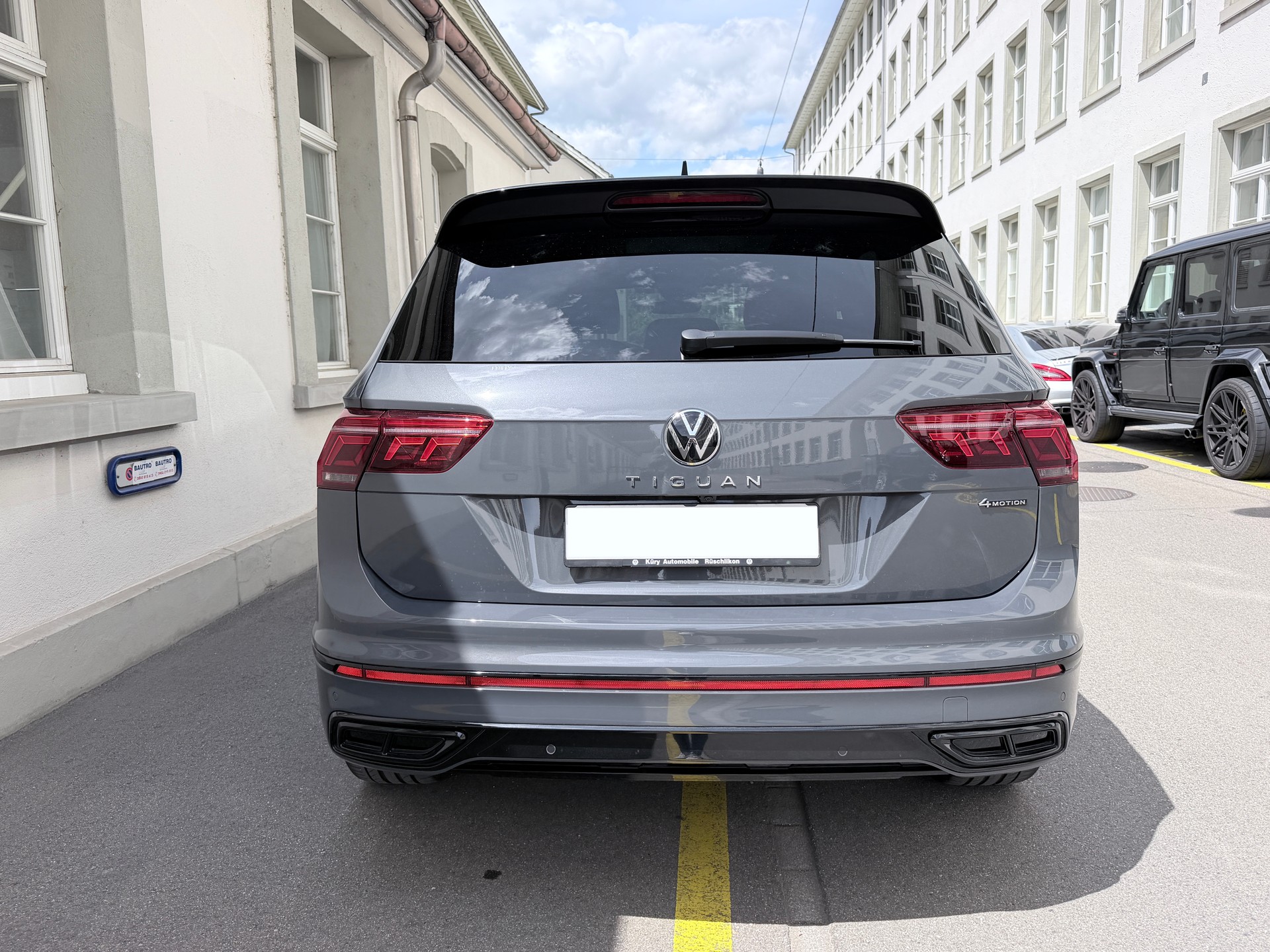 VW Tiguan 2.0TSI R-Line 4Motion DSG-image-8