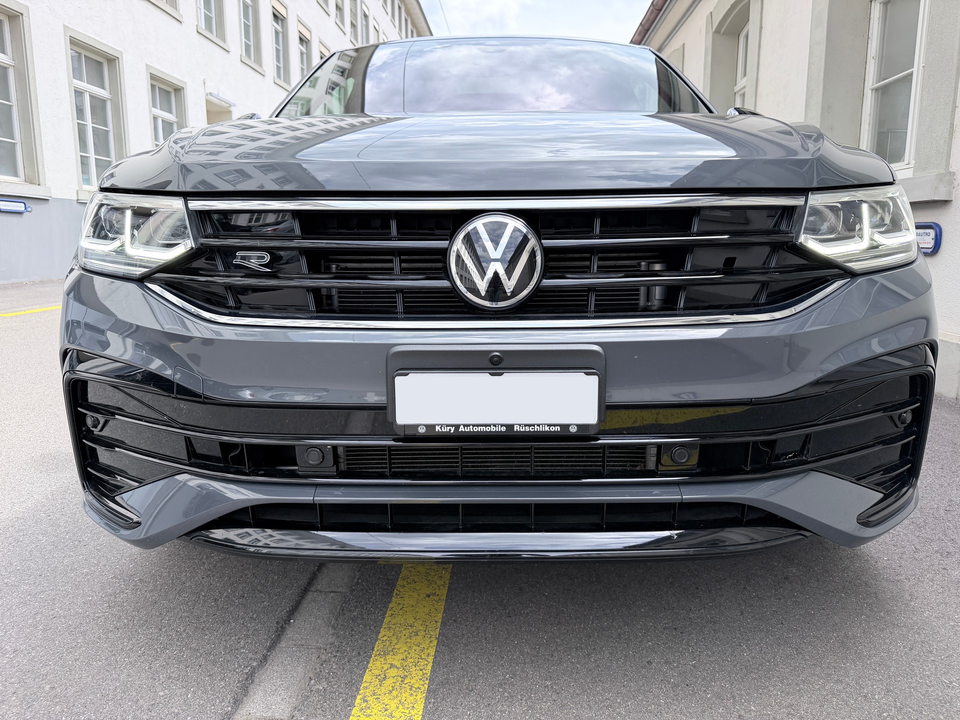 VW Tiguan 2.0TSI R-Line 4Motion DSG-image-4