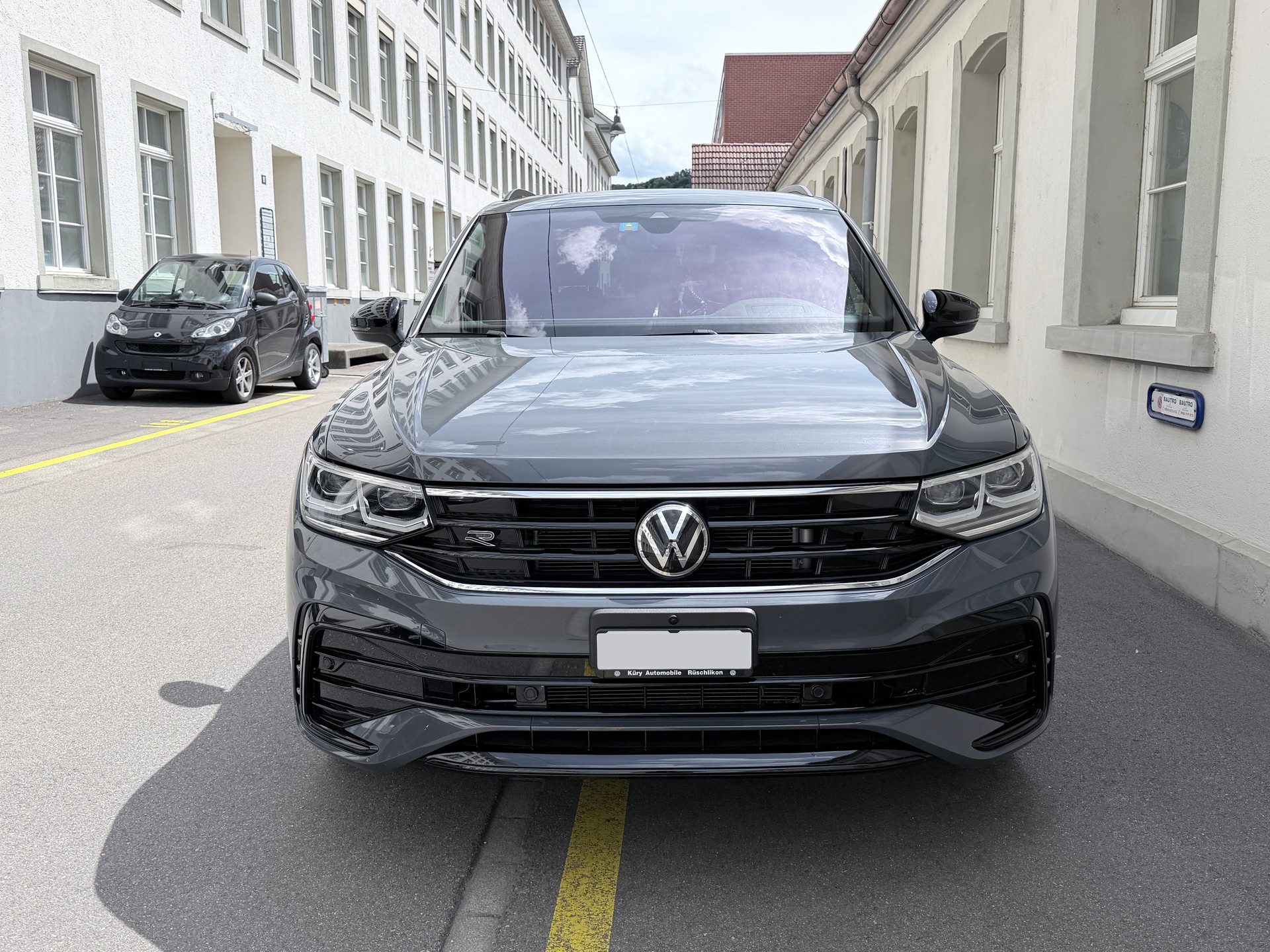 VW Tiguan 2.0TSI R-Line 4Motion DSG-image-3