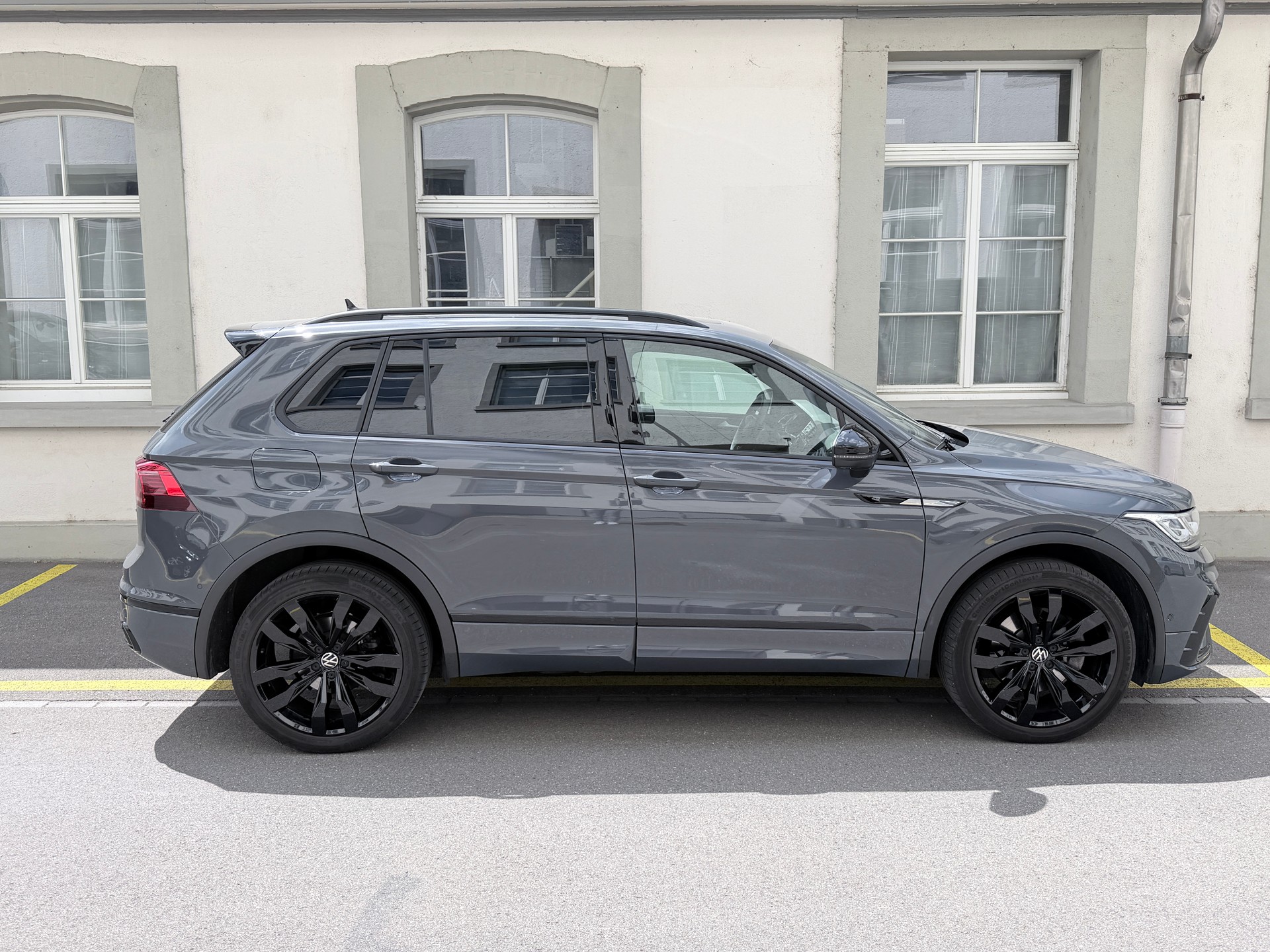 VW Tiguan 2.0TSI R-Line 4Motion DSG-image-0